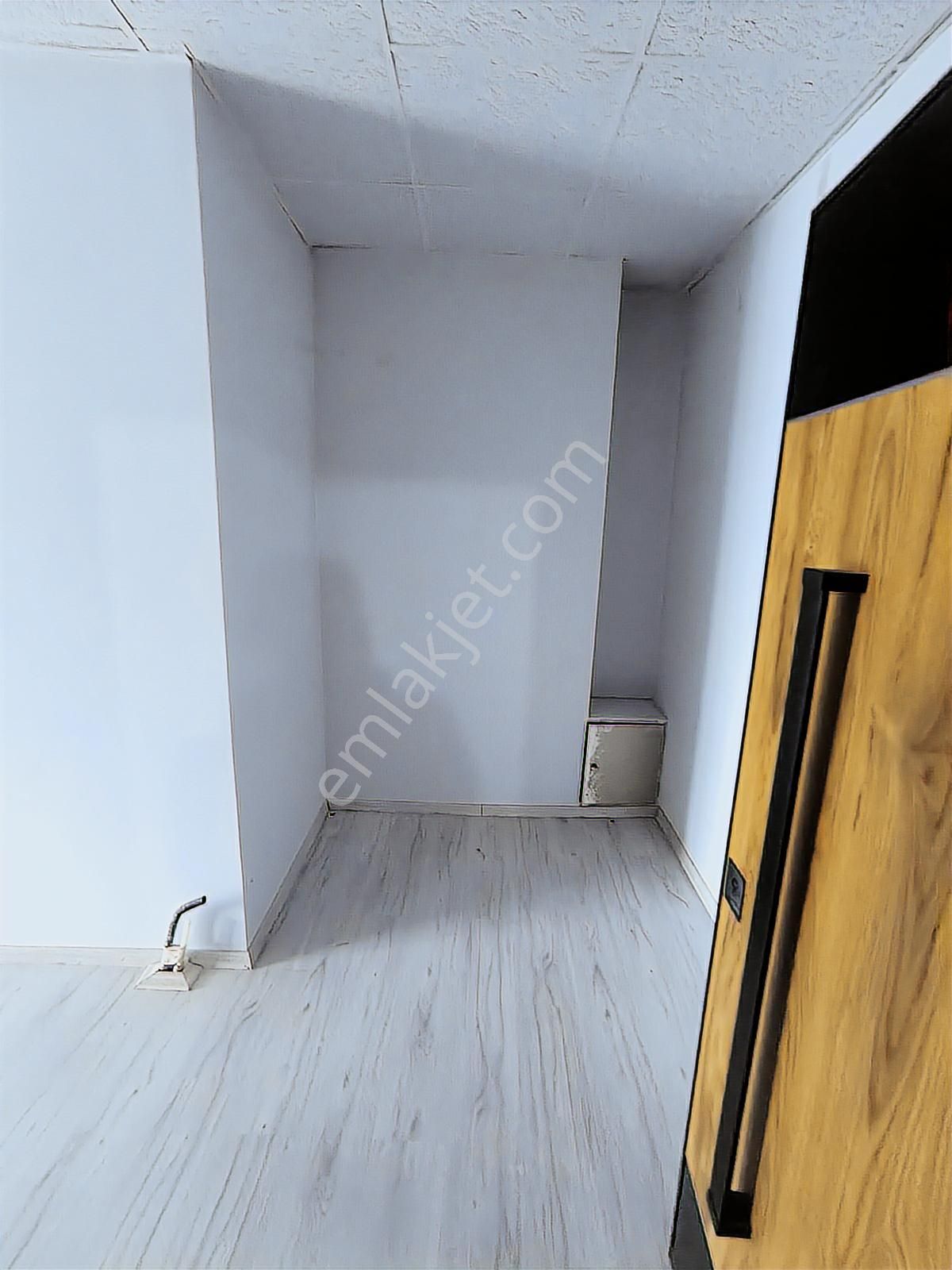 Kariyer'den Ertuğrulgazi Cad Atimer 2 İşmerk 45m2 Kiralık Ofis - Görsel 7