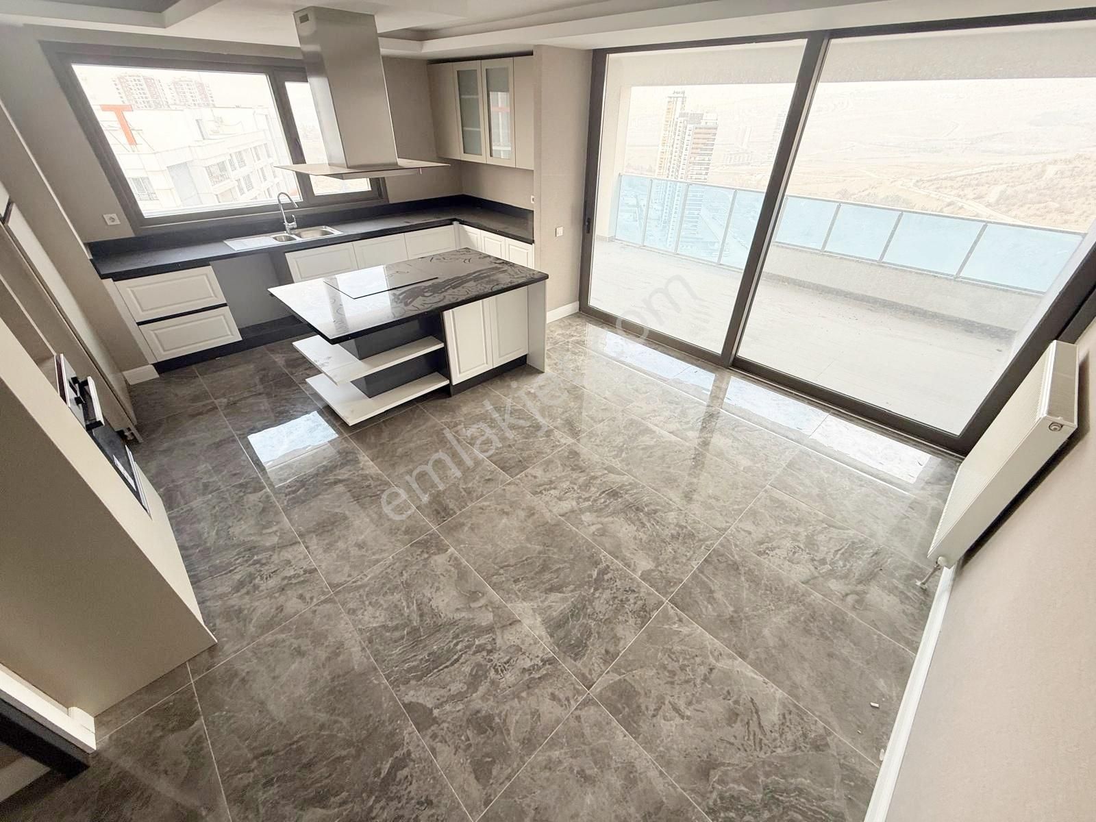 Beyaz'dan Ovacıkta Çift Bloklu Sitede 240m2'lik Dev Yaşam Alanı - Görsel 11