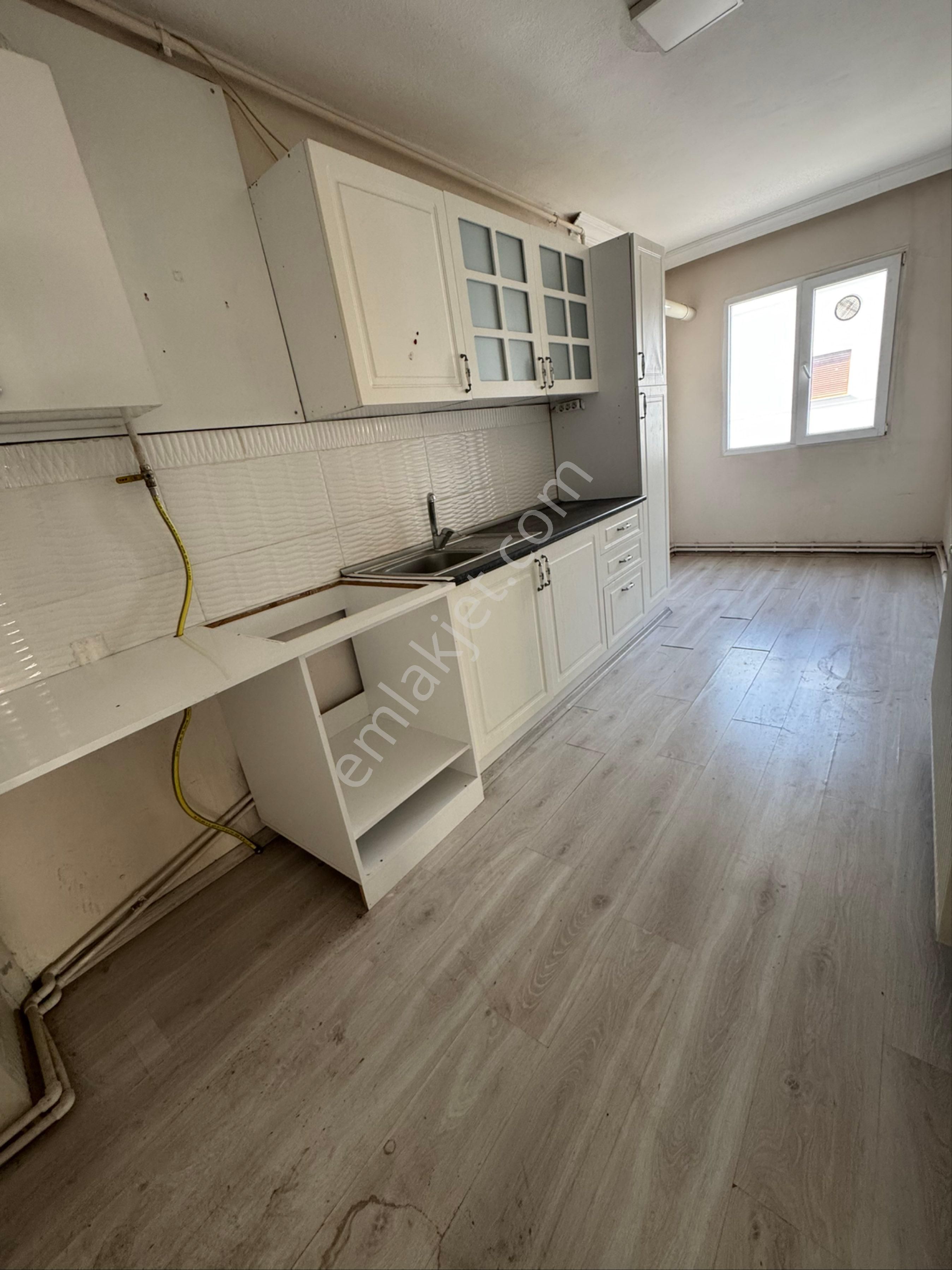 Akyüz Emlaktan Buca Yiğitler Mah. 2+1 Kiralık 100 M2 Daire