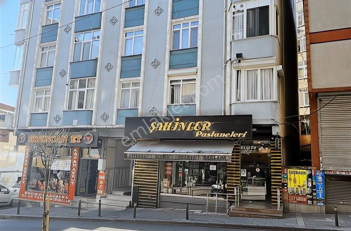 Metrobüse Yürüme Mesafesinde Çift Cepheli Satılık 2+1 Daire - Görsel 9