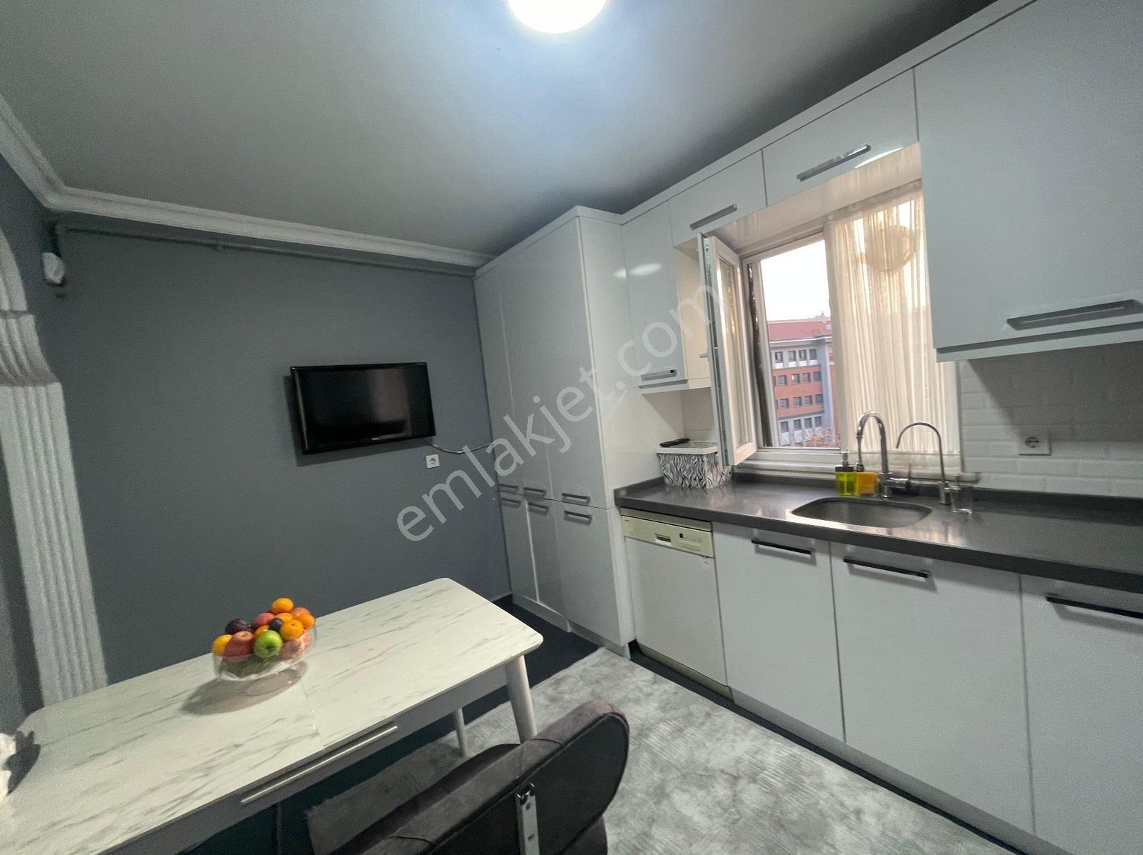 Beyoğlu Piyalepaşa Mahallesi Çift Balkonlu 3+1 Satılık Daire - Görsel 4
