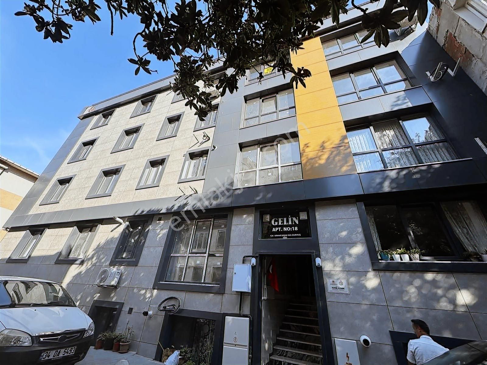 Üsküdar Merkezi Konumda Satılık Fırsat Oturuma Hazır 2+1
