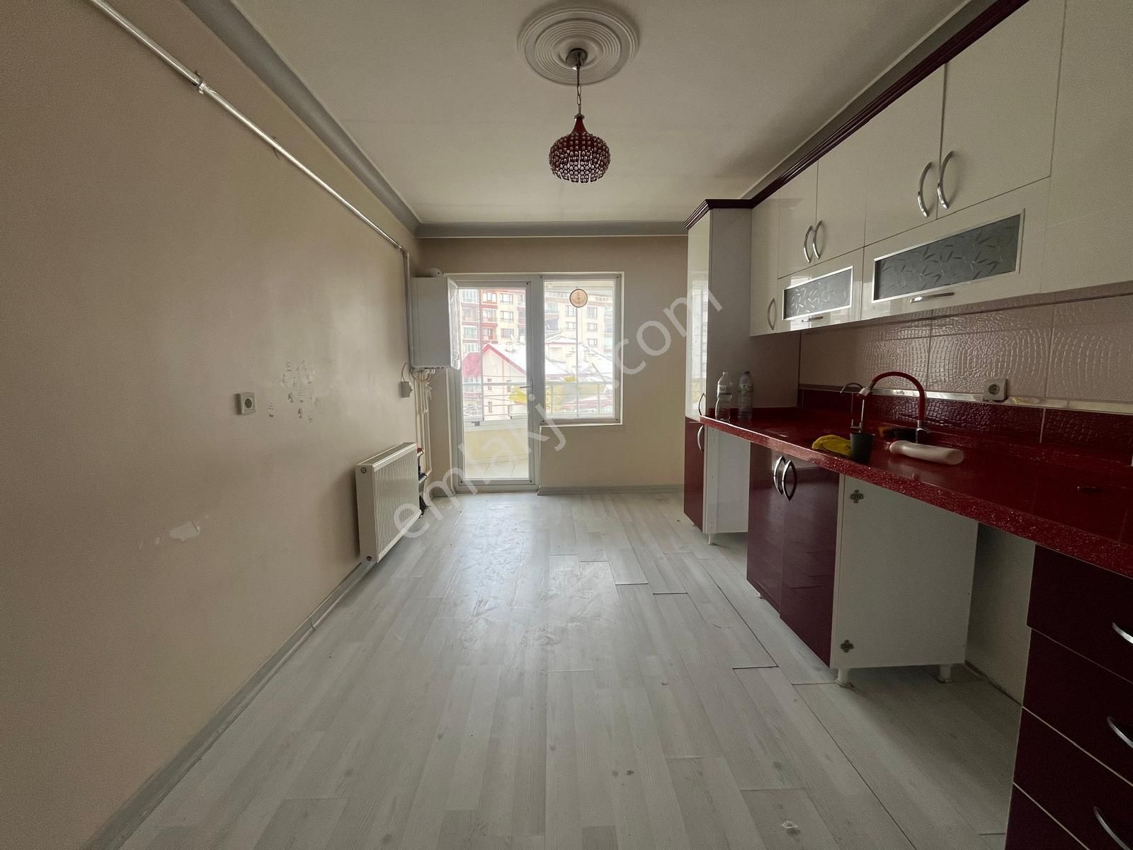 Osmangazi Mahallesi'nde Asansörlü Binada Yapılı 3+1 Daire! - Görsel 3