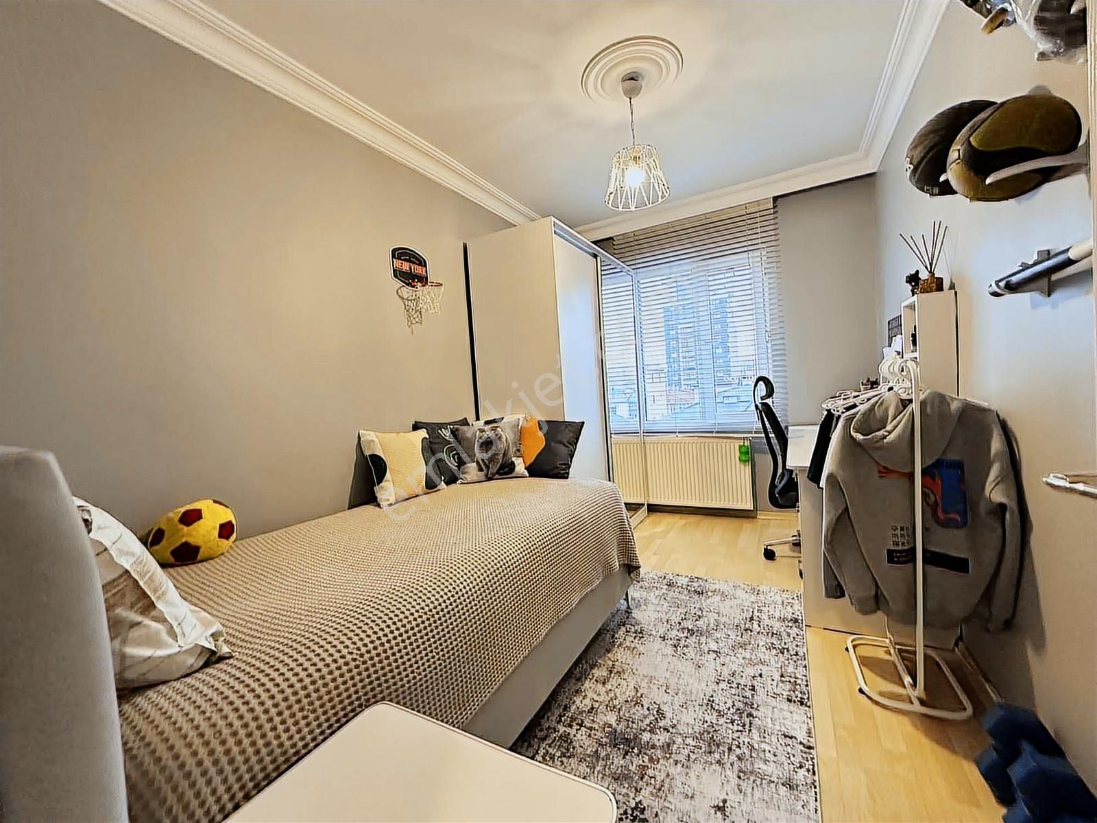 Şerifalinin En Değerli Bölgesinde Fırsat Geniş Satılık Daire - Görsel 8