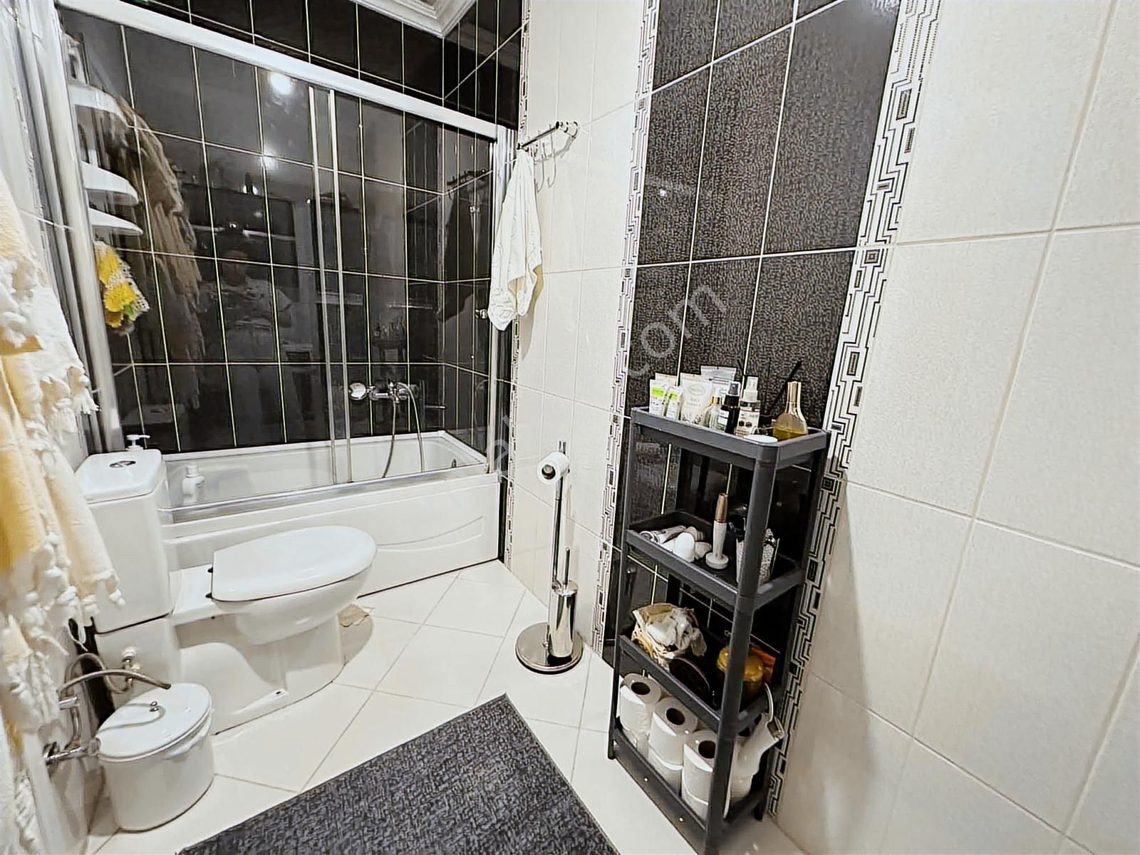 Şerifalinin En Değerli Bölgesinde Fırsat Geniş Satılık Daire - Görsel 9