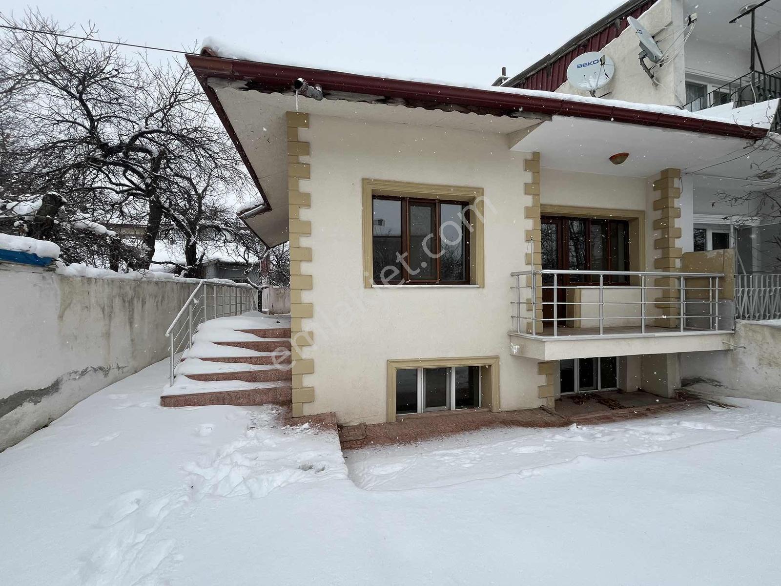 Remax Dem'den Halitpaşa 210m2 Arsa İçinde 150m2 Satılık Müstakil - Görsel 2