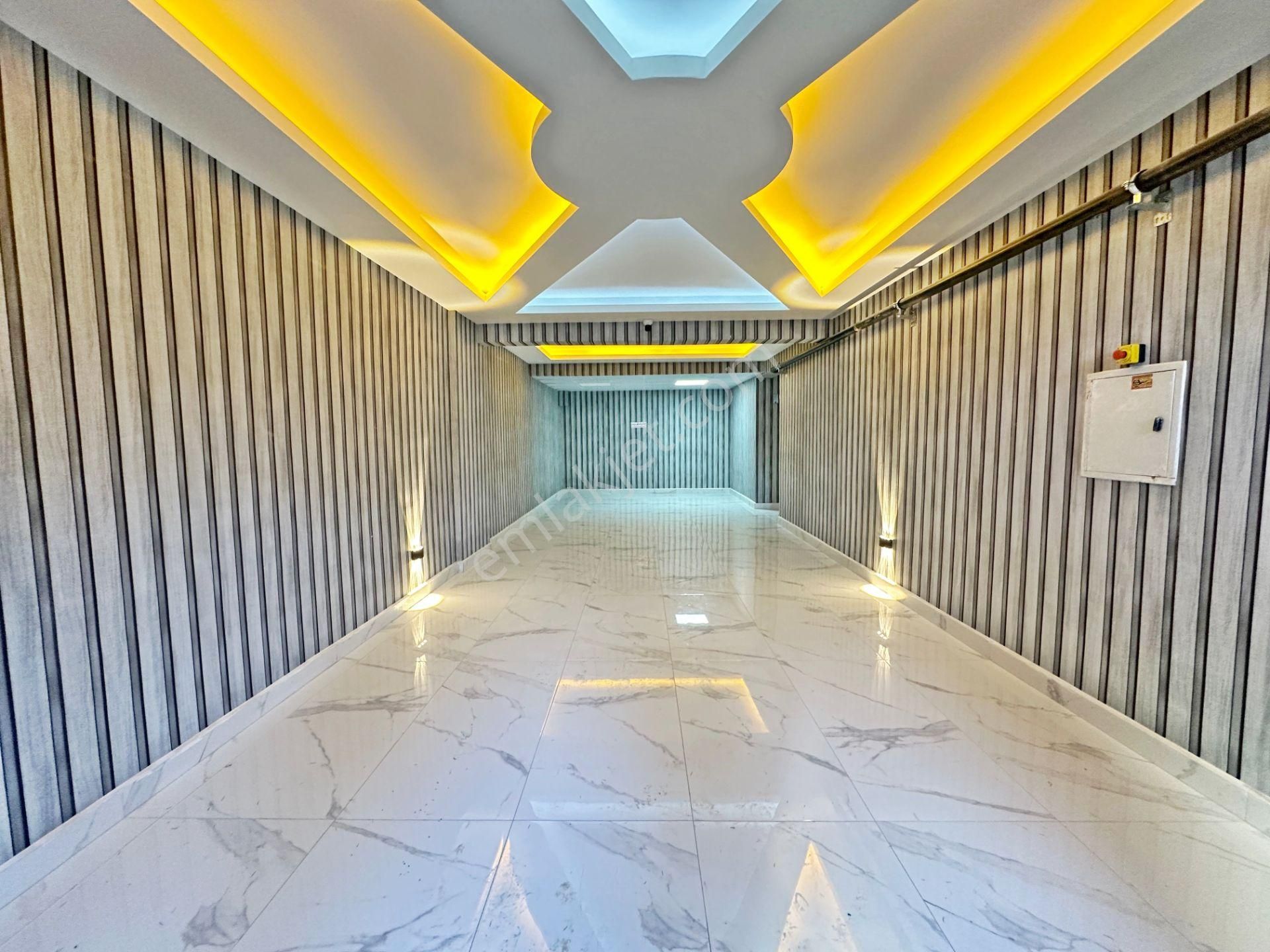 Özçelikler'den Ana Cadde Yanı Masrafsız Geniş Yapılı 3+1 Daire