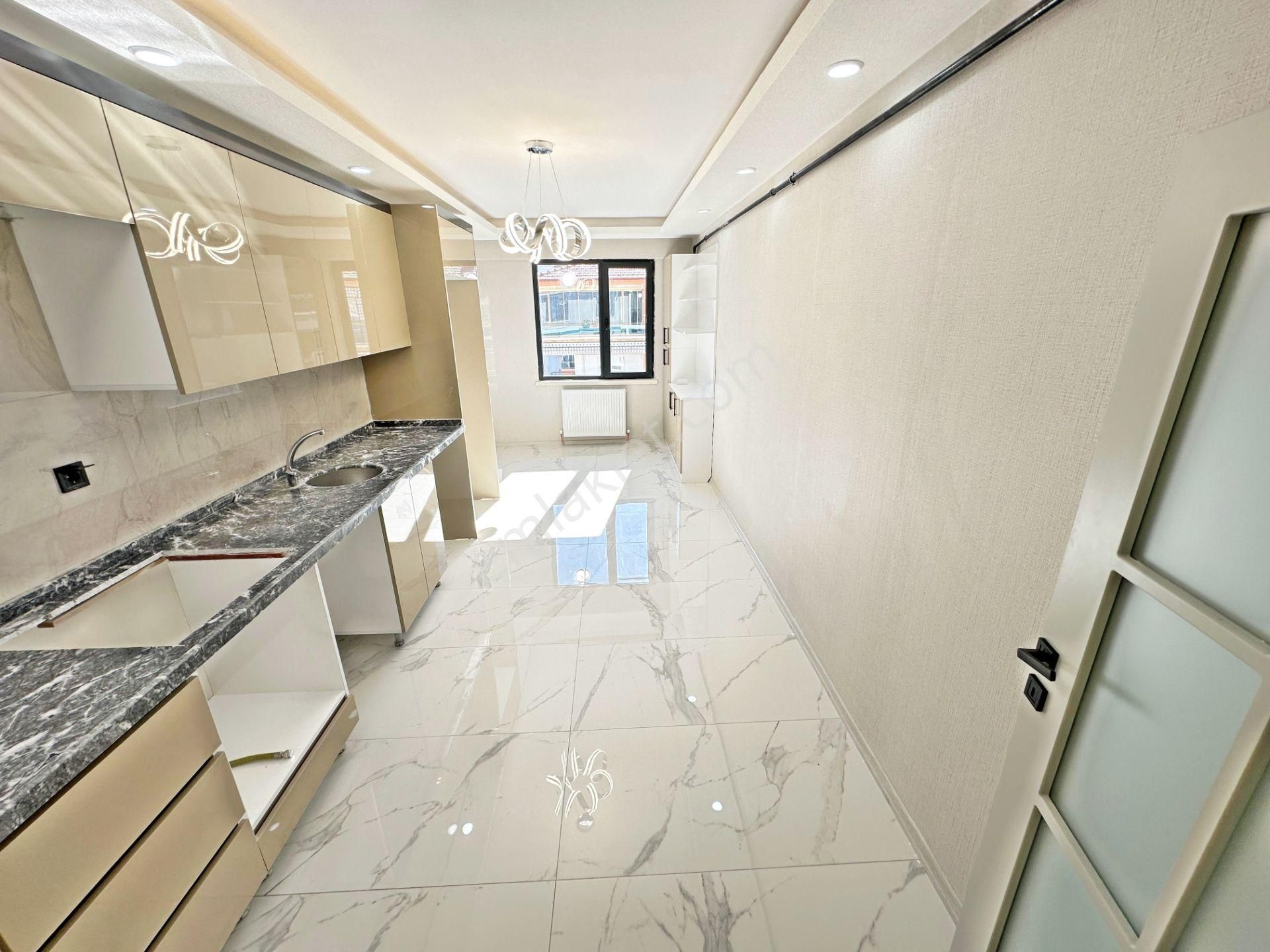 Özçelikler'den Ana Cadde Yanı Masrafsız Geniş Yapılı 3+1 Daire - Görsel 25