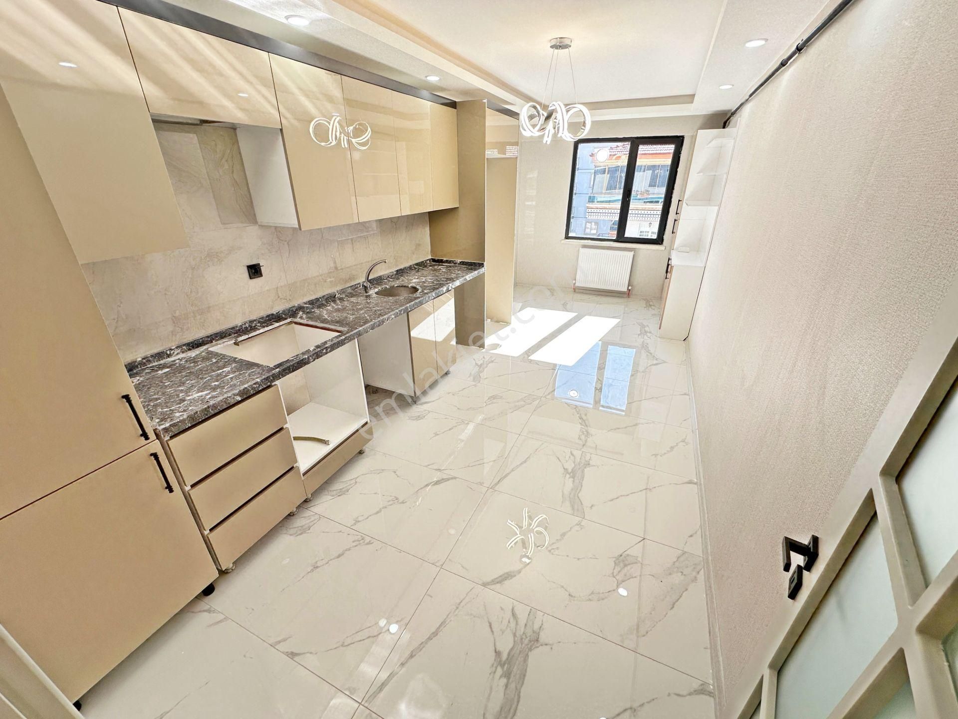 Özçelikler'den Ana Cadde Yanı Masrafsız Geniş Yapılı 3+1 Daire - Görsel 3