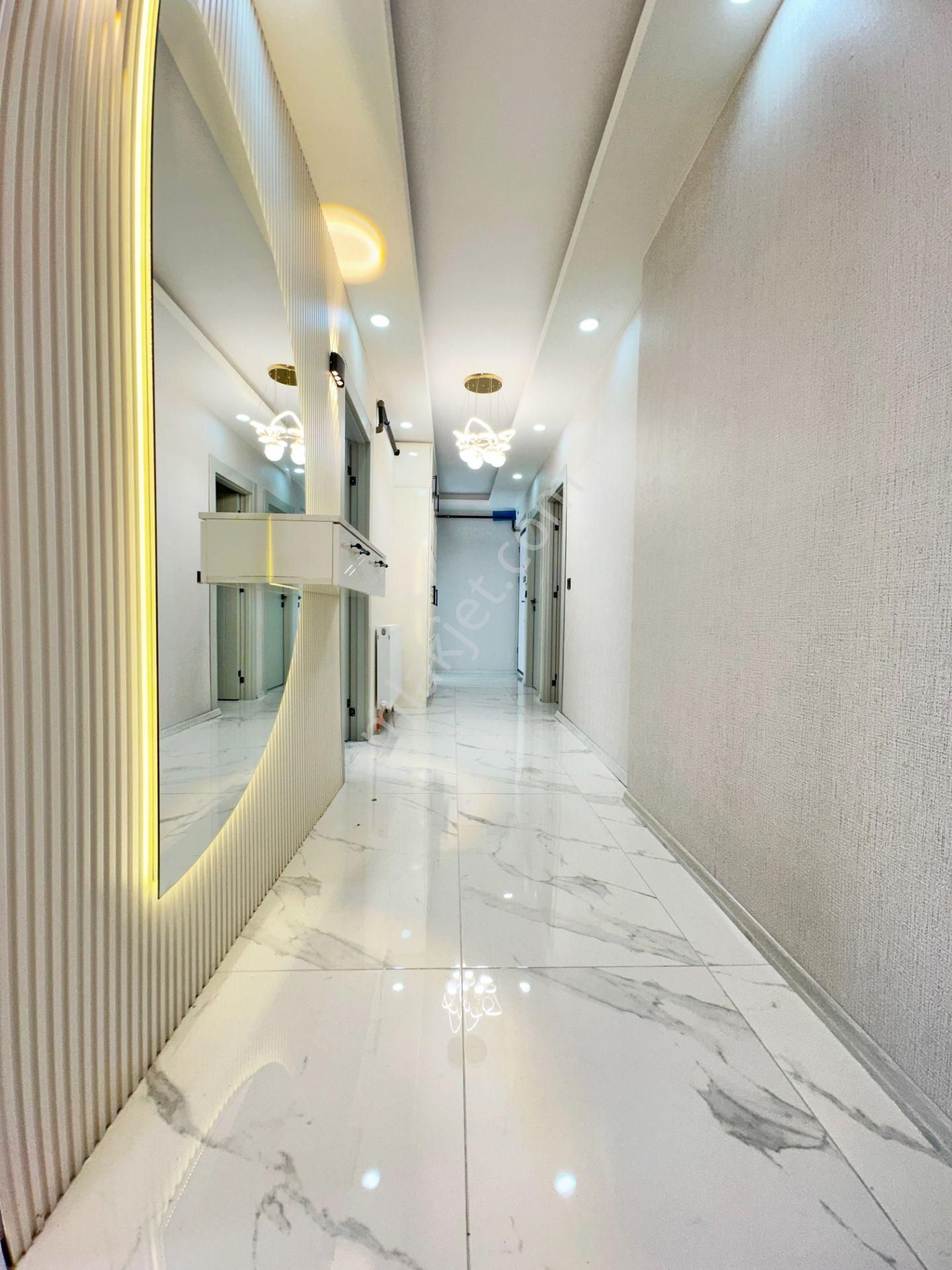 Özçelikler'den Ana Cadde Yanı Masrafsız Geniş Yapılı 3+1 Daire - Görsel 18