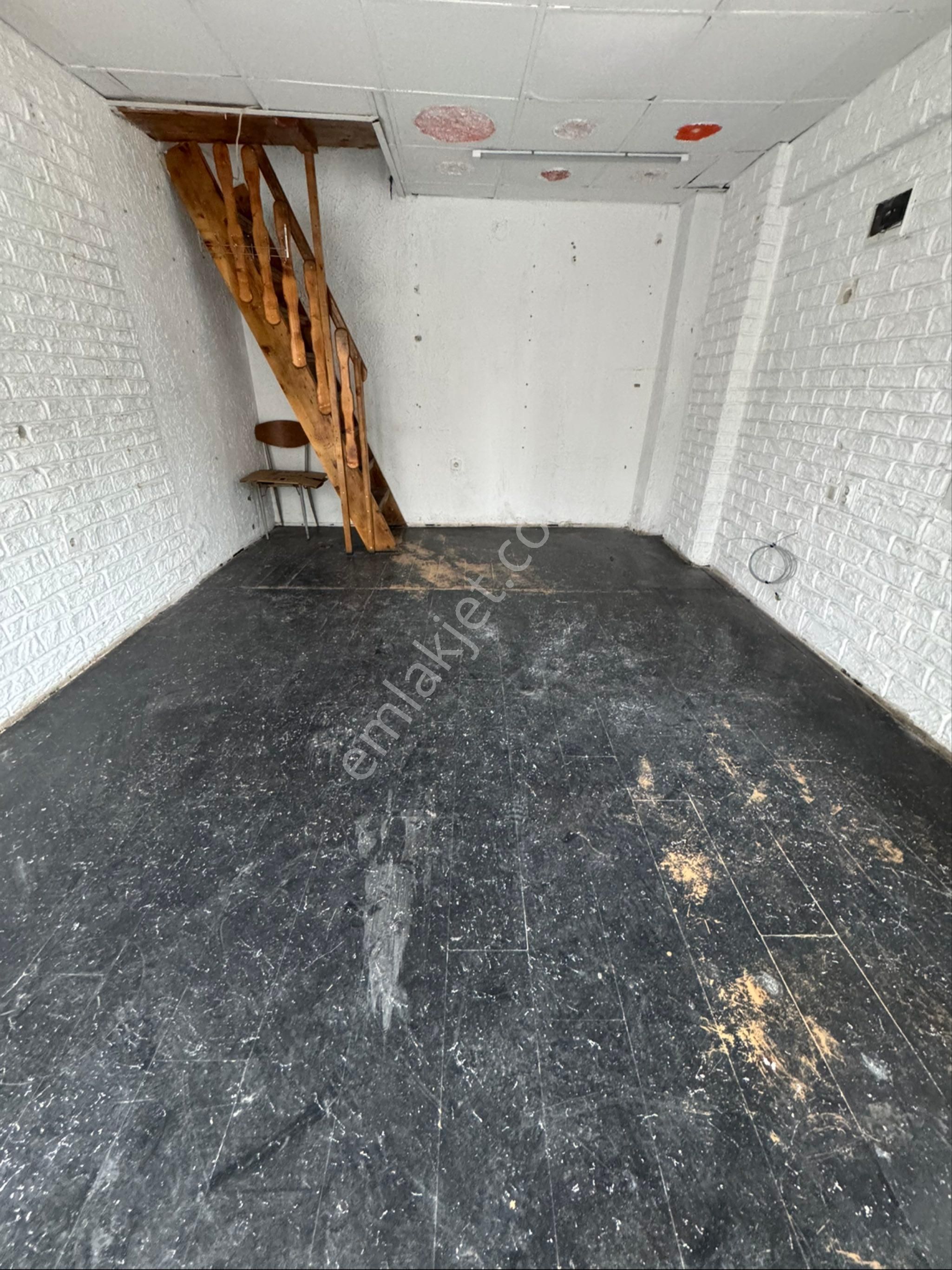 Akyüz Emlaktan Buca Adnan Kahveci Caddesi Kiralık 35 M2 Dükkan - Görsel 10