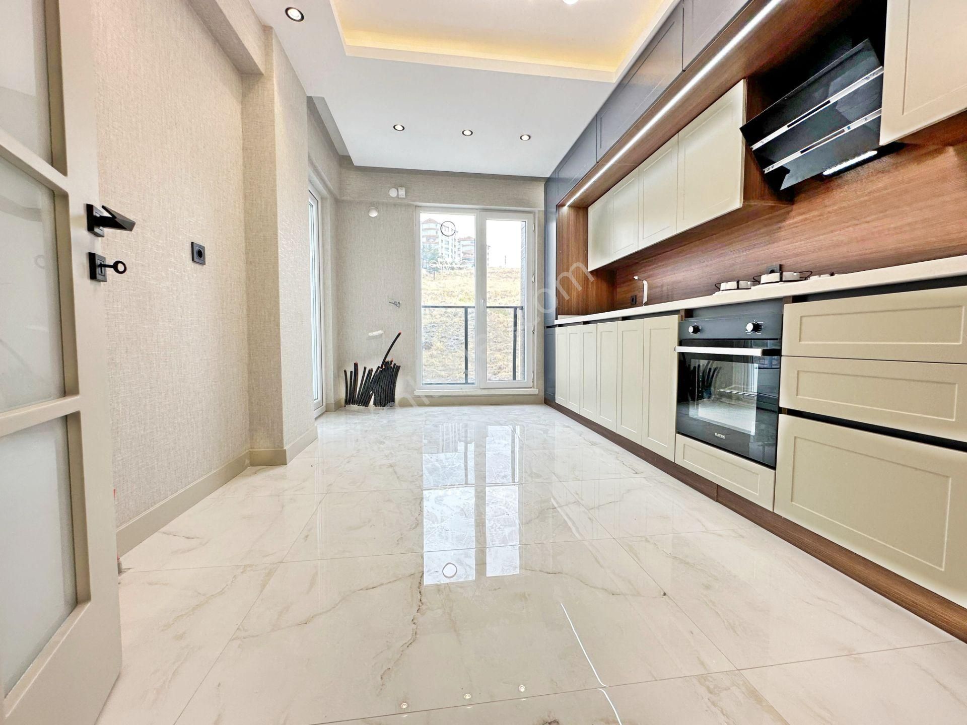 Acil Satılık Millet Bahçesine Cephe Full Yapılı Emsalsiz 3+1 Daire - Görsel 2