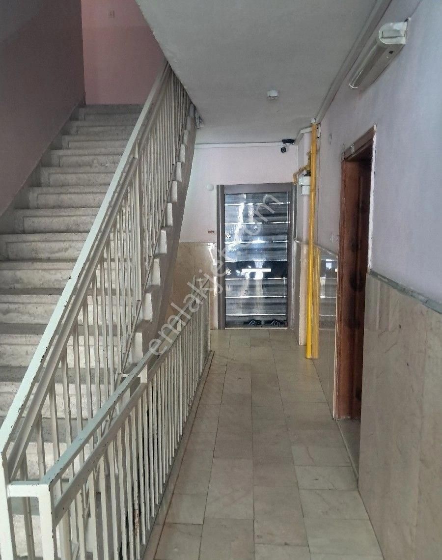 Duygu Emlak'tan Kırım Caddesi Üzerinde Asansörlü Bakımlı 3+1 Daire - Görsel 17