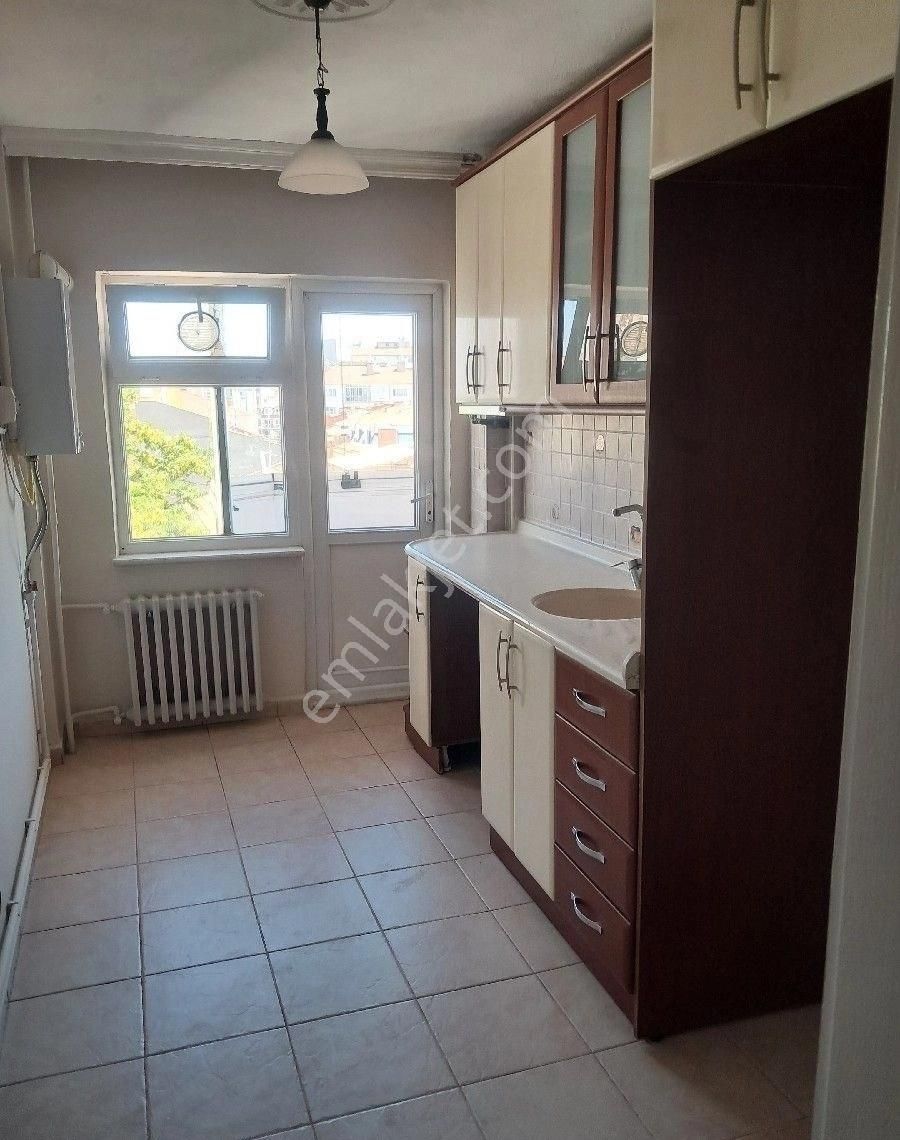 Duygu Emlak'tan Kırım Caddesi Üzerinde Asansörlü Bakımlı 3+1 Daire - Görsel 24