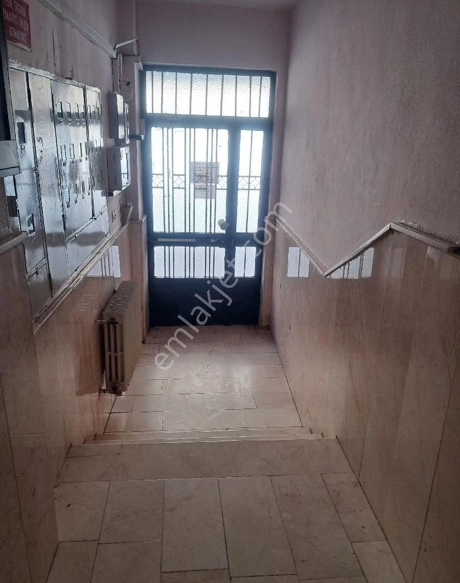 Duygu Emlak'tan Kırım Caddesi Üzerinde Asansörlü Bakımlı 3+1 Daire - Görsel 11