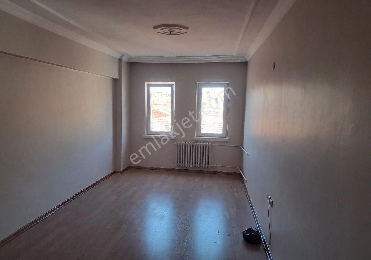 Duygu Emlak'tan Kırım Caddesi Üzerinde Asansörlü Bakımlı 3+1 Daire - Görsel 29