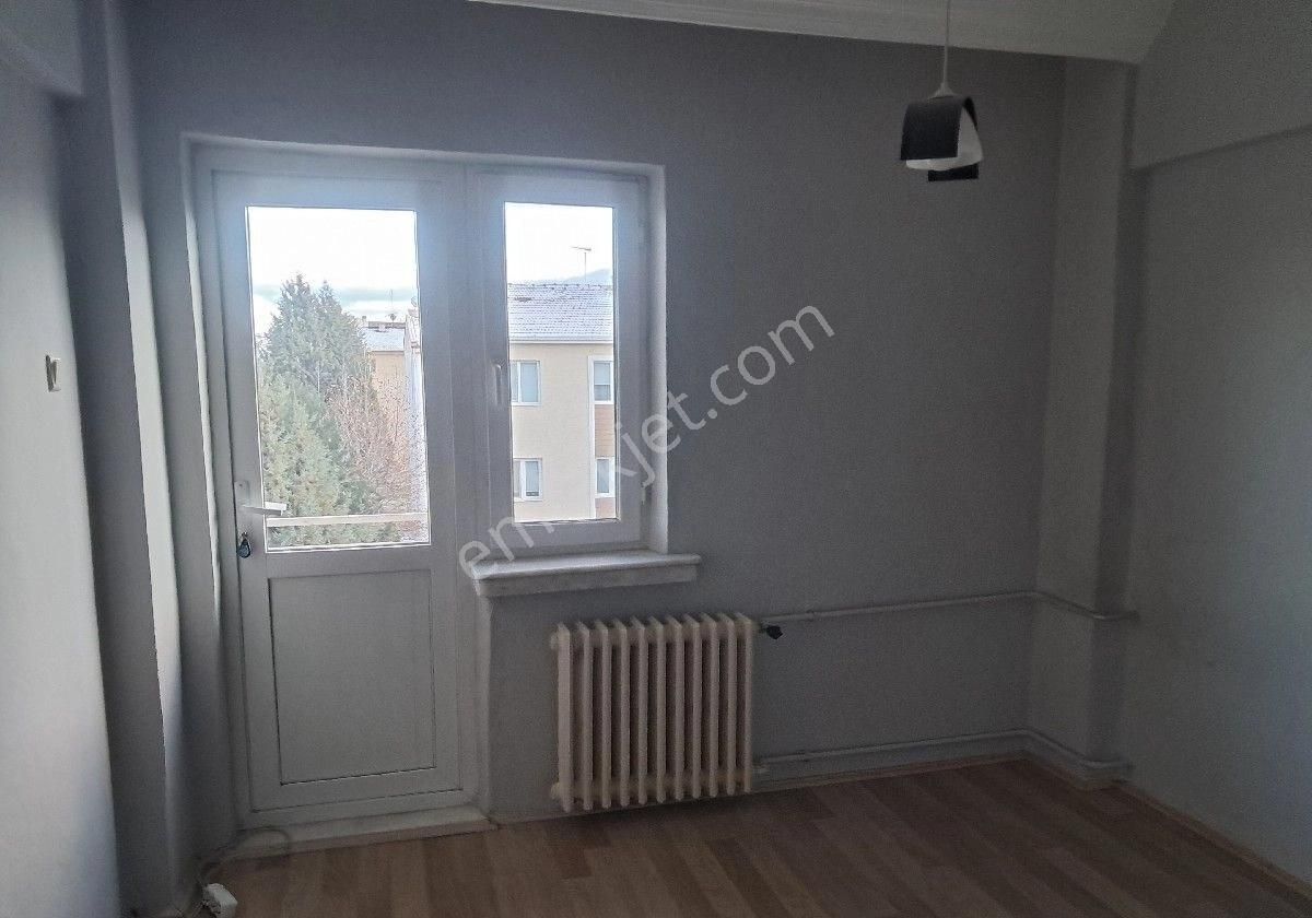 Eskişehirin En Nezih Sitesi Raykent'de Kiralık Bakımlı / Güzel 3+1 Daire - Görsel 2