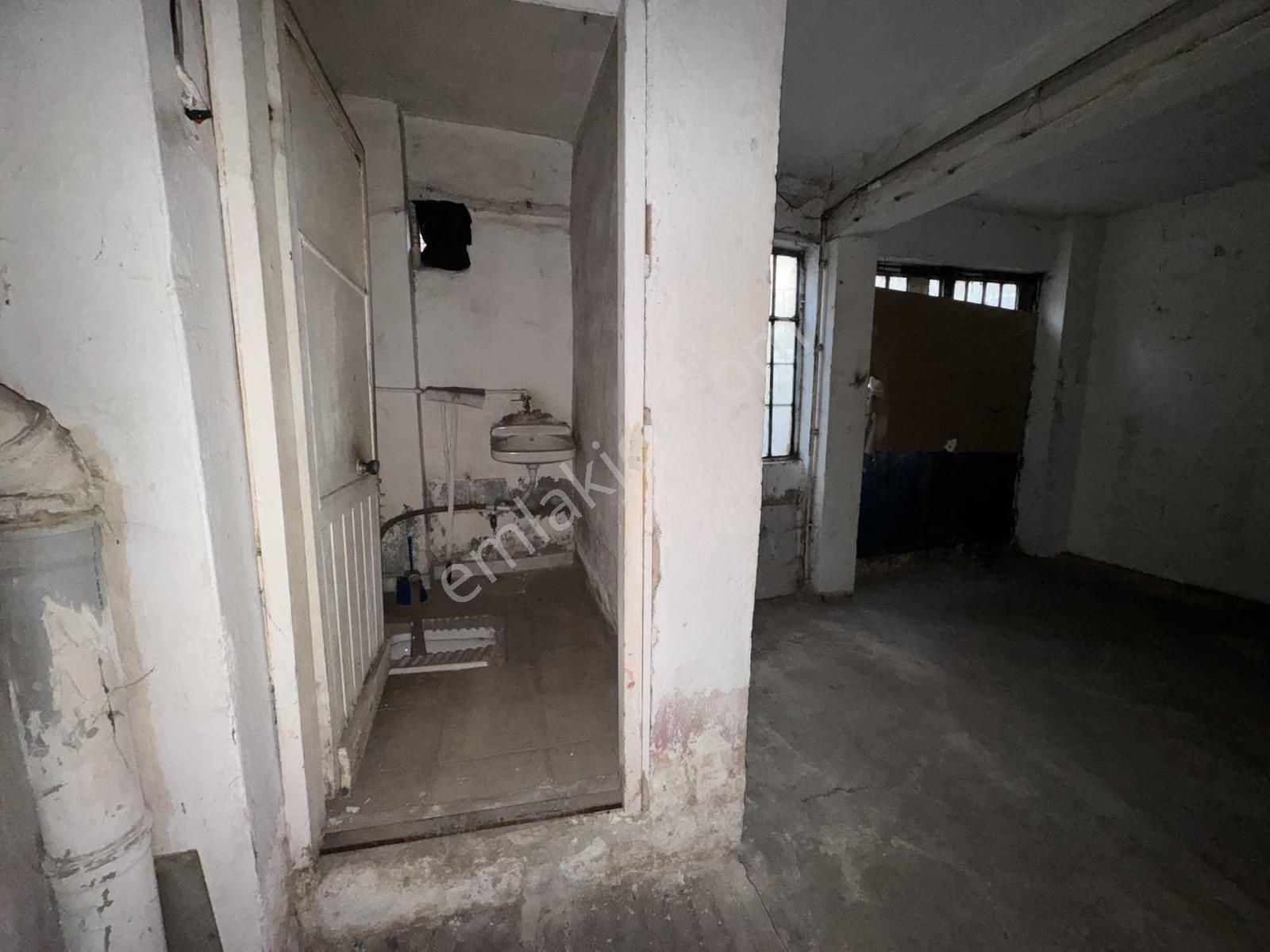 Güngören Sanayi Mh. Kiralık Depo-işyeri-dükkan Çift Cephe Giriş - Görsel 8