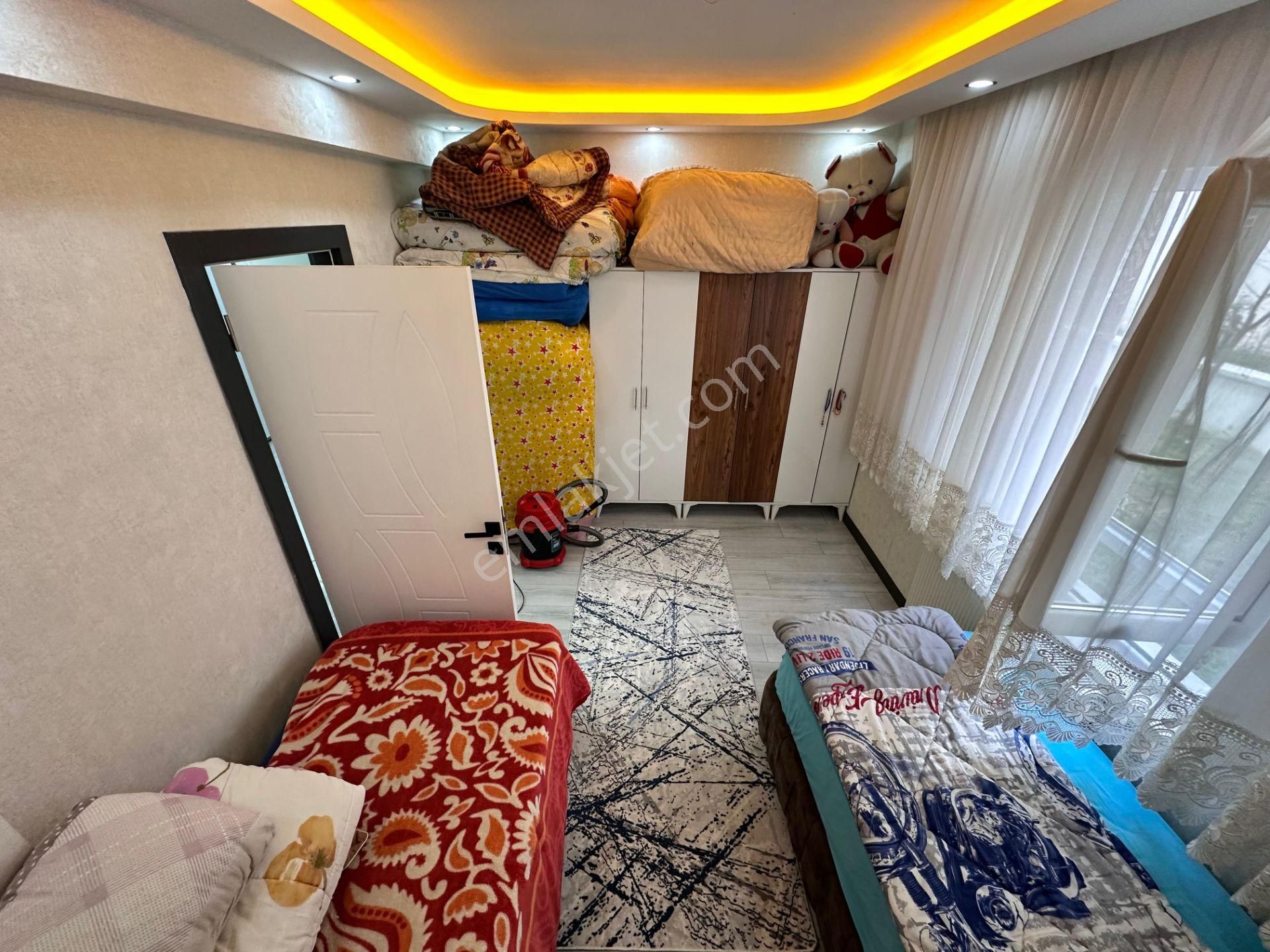 Keçiören'de Mükemmel Büyük Mutfağı İle Acil Satılık Geniş Daire 2+1 - Görsel 12