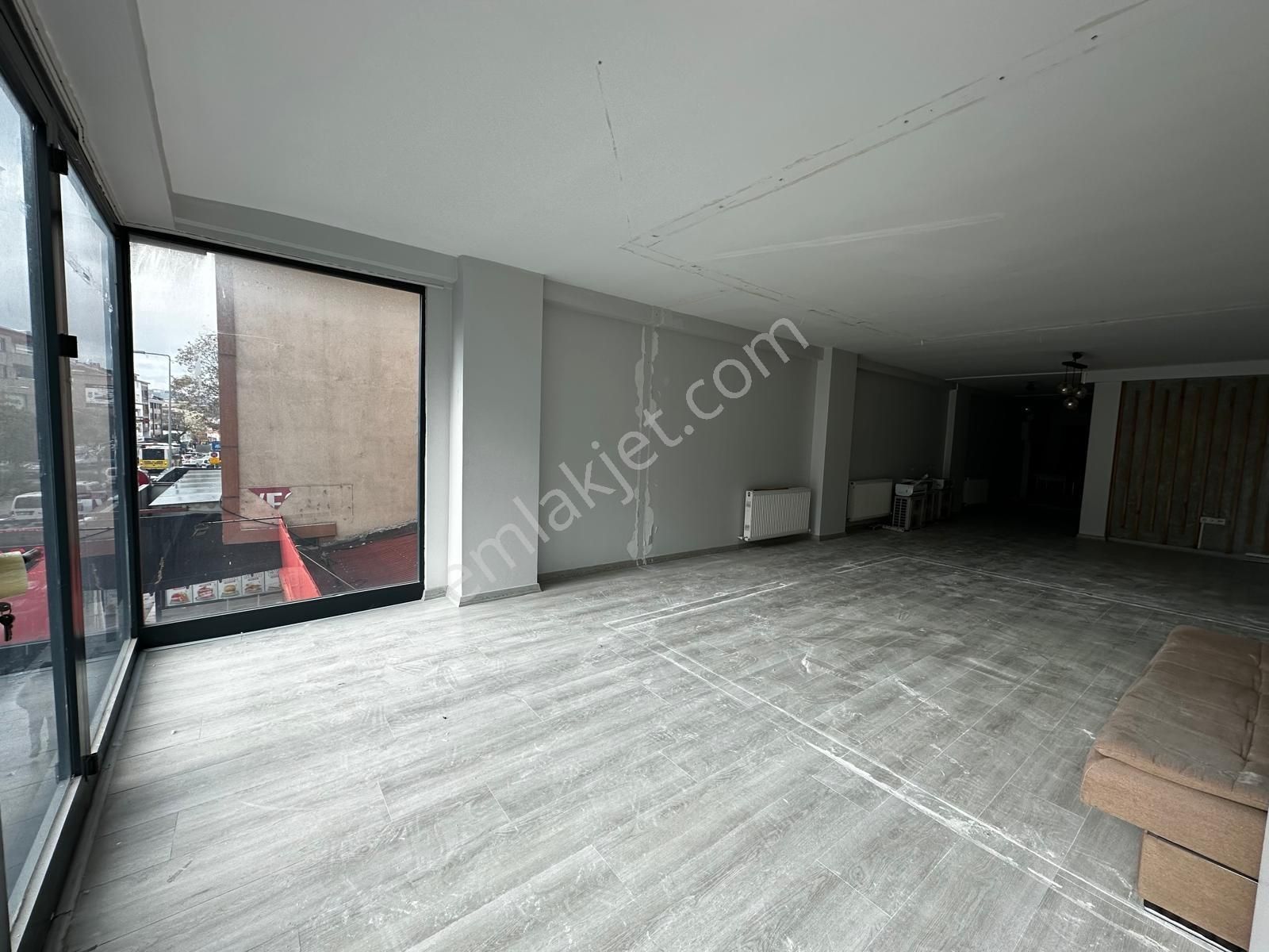 Ataşehir Örnek Mh Cahar Dudayev Cad Üzeri Yeni Binada Ofis - Görsel 2