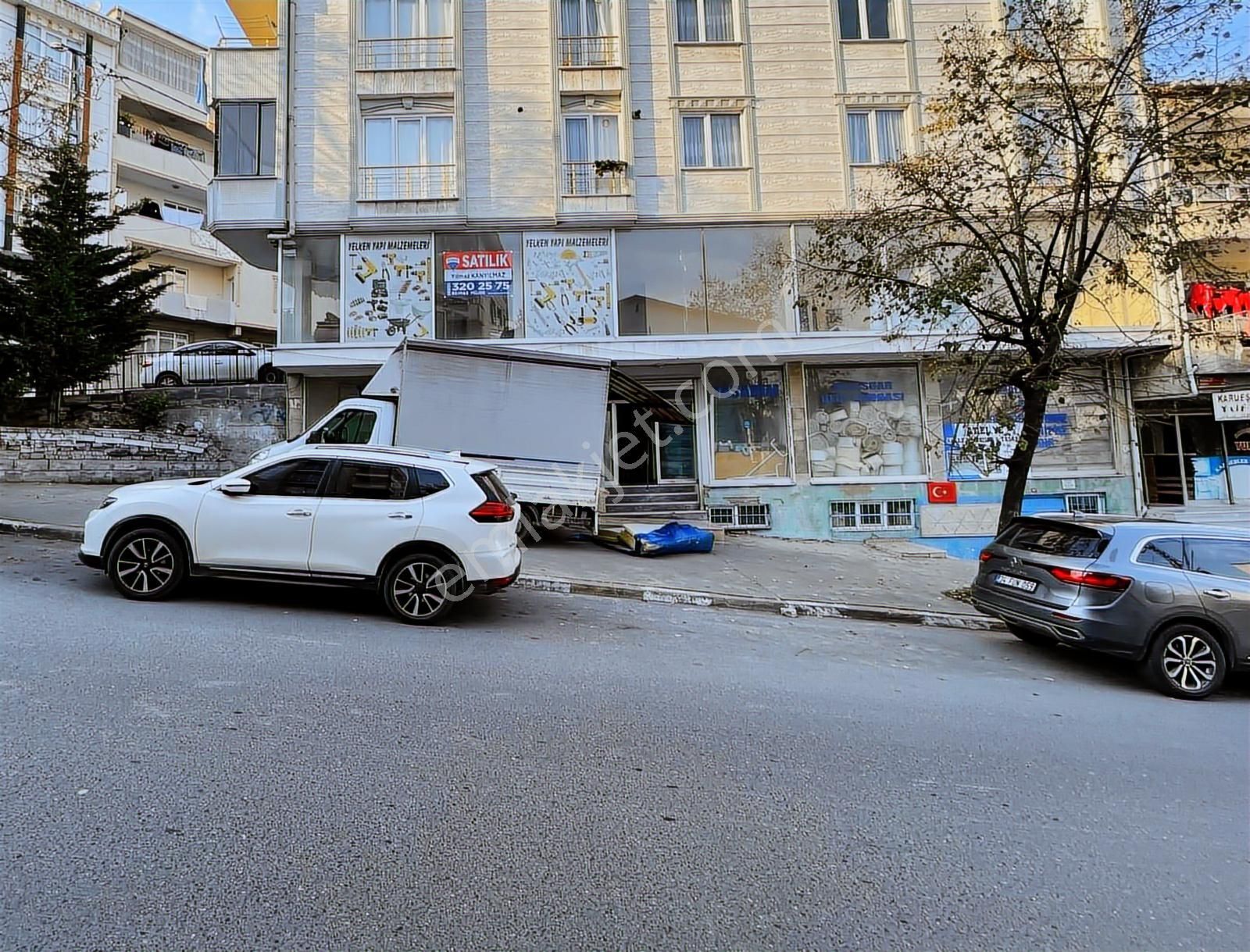 Köşe Konumda,çift Cepheli,geniş Vitrinli Satılık Fırsat Dükkan! - Görsel 12