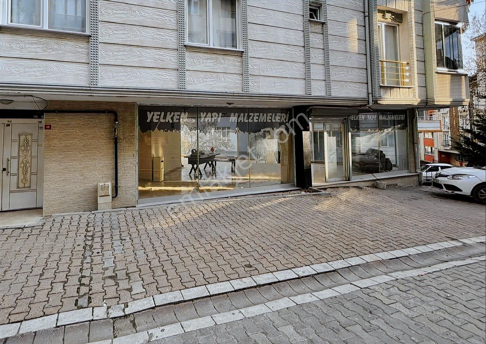 Köşe Konumda,çift Cepheli,geniş Vitrinli Satılık Fırsat Dükkan! - Görsel 9