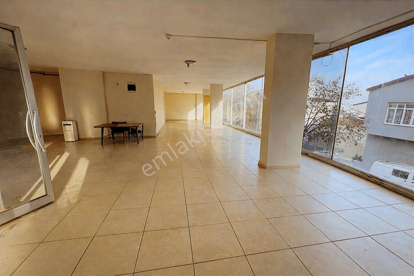 Köşe Konumda,çift Cepheli,geniş Vitrinli Satılık Fırsat Dükkan! - Görsel 5