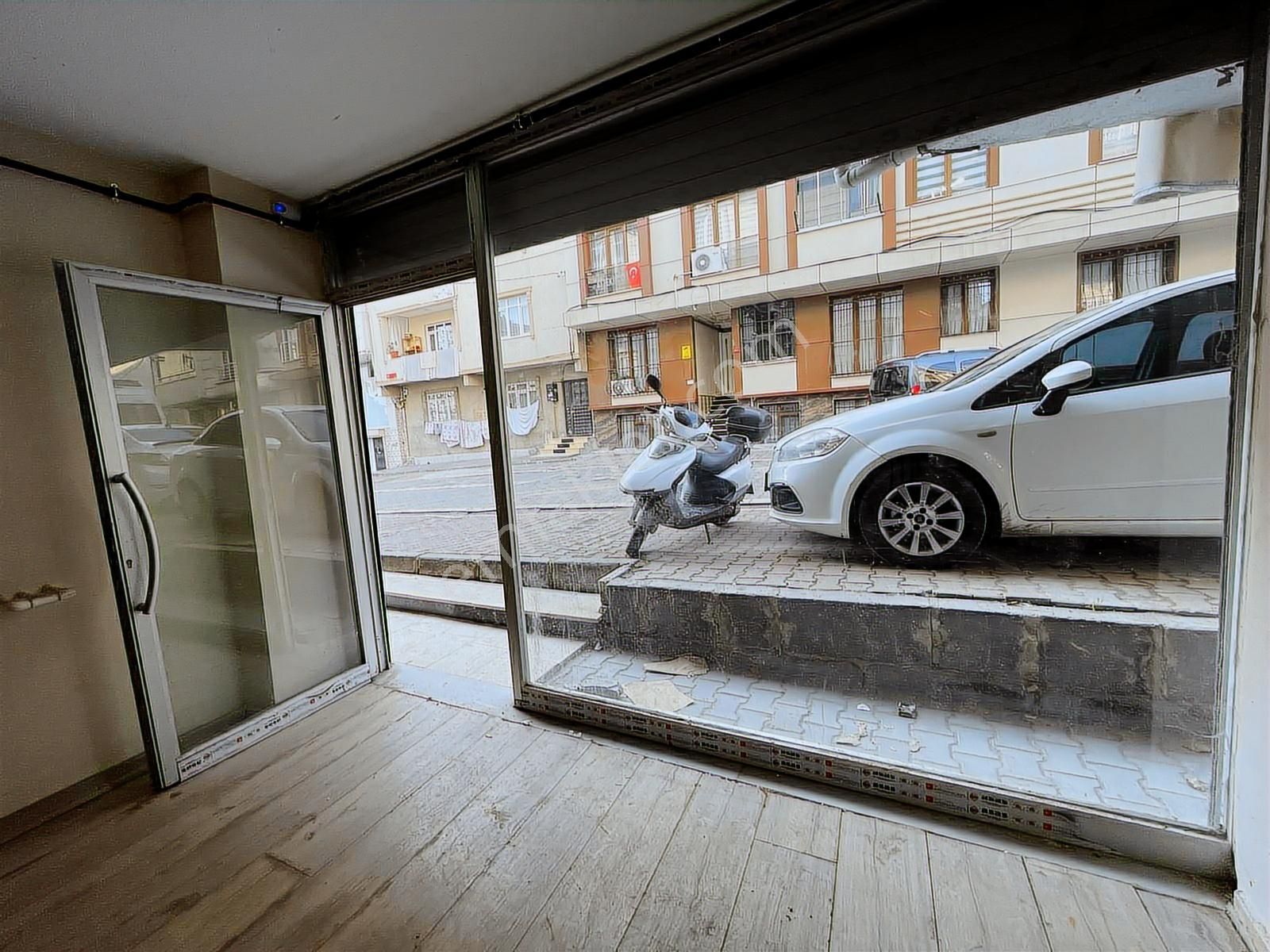 Mağaza Ve Ofis Kullanımına Uygun 75 M² Satılık Dükkân - Görsel 3