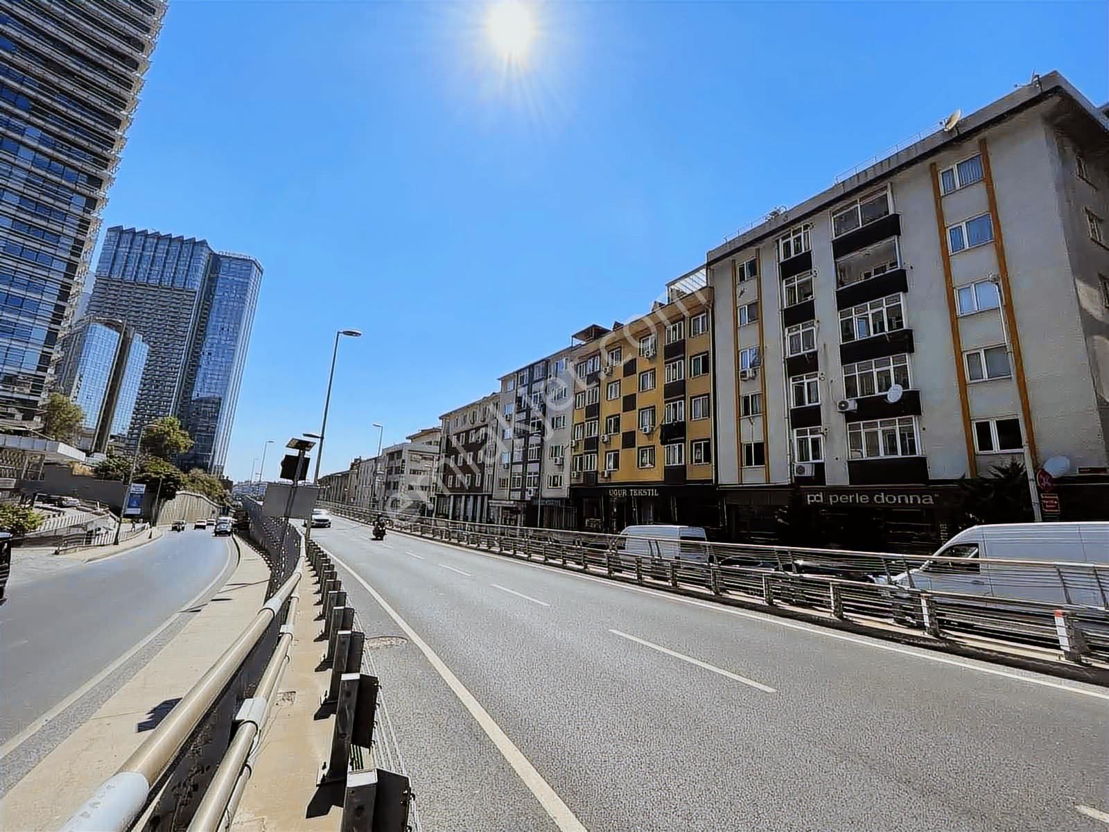 Şişli Plazalar Bölgesinde Değerli Konumda 3+1 Satılık Daire - Görsel 2