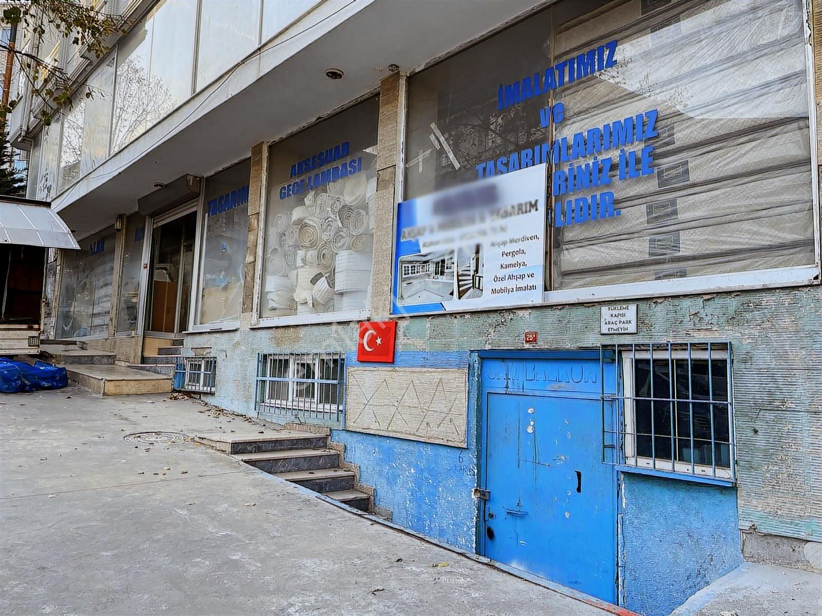 Merkezi Konumda , Sokak Cepheli Satılık 180 M2 Depo/atölye