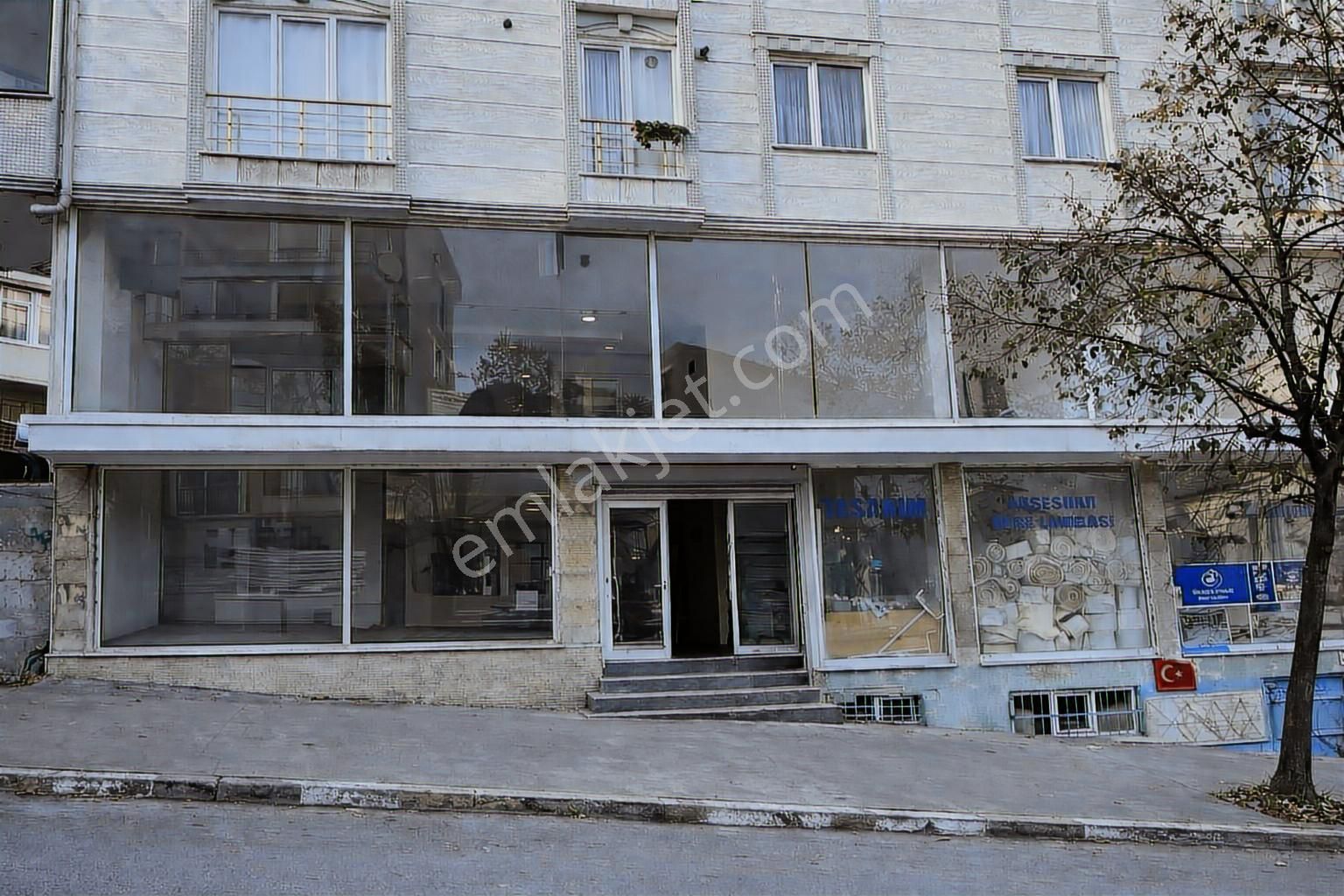 Merkezi Konumda,caddeye Sıfır, 180 M² Satılık Dükkân - Görsel 3