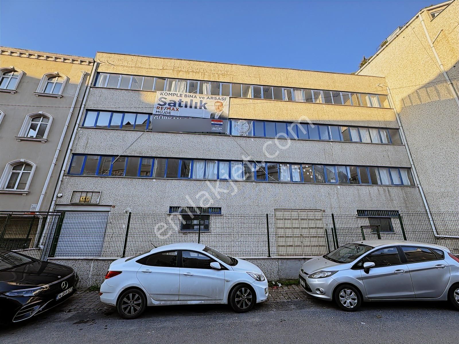 Kağıthane 8 Katlı Asansörlü Bina 2600m² Kapalı Alanlı 474m² Arsa