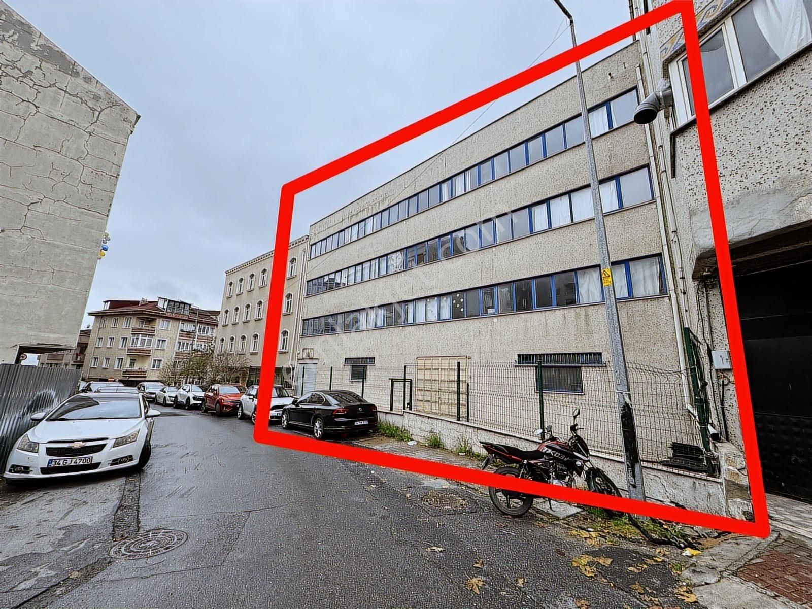 Kağıthane 8 Katlı Asansörlü Bina 2600m² Kapalı Alanlı 474m² Arsa - Görsel 14