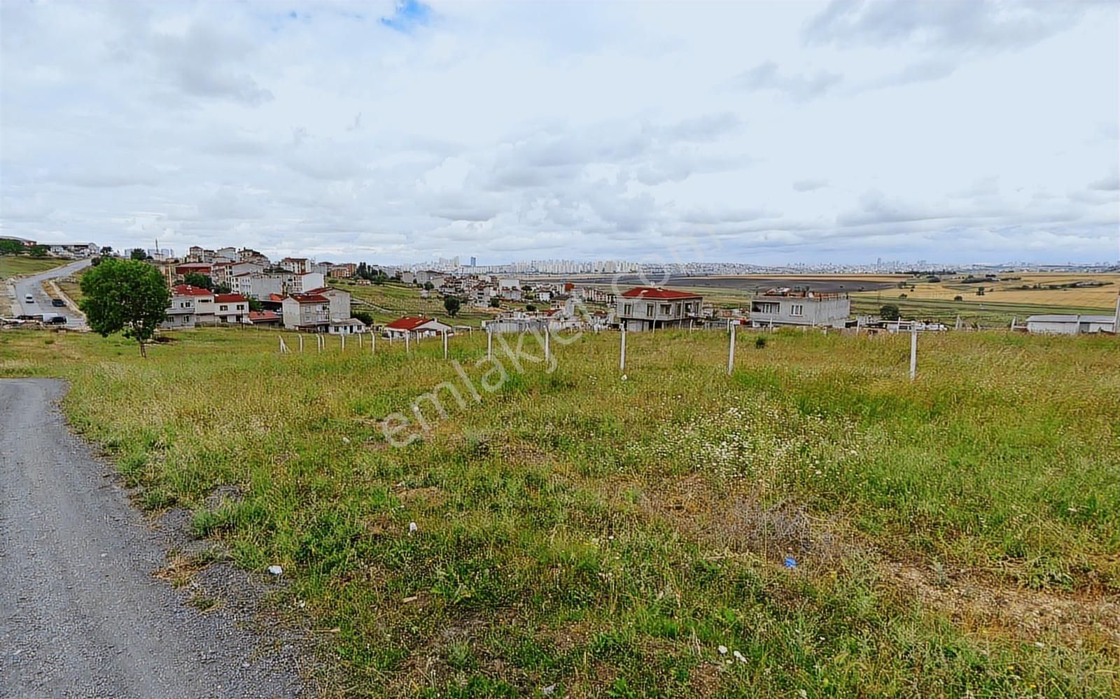 K.çekmece Gölü Yakını,balcıbük Cd.ne 72 M Cepheli Satılık Arsa - Görsel 3