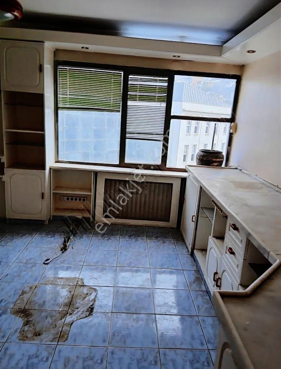 Konak Kemeraltında Dr Av Diş Hekimine İşyeri Necladan Satılıktır - Görsel 19