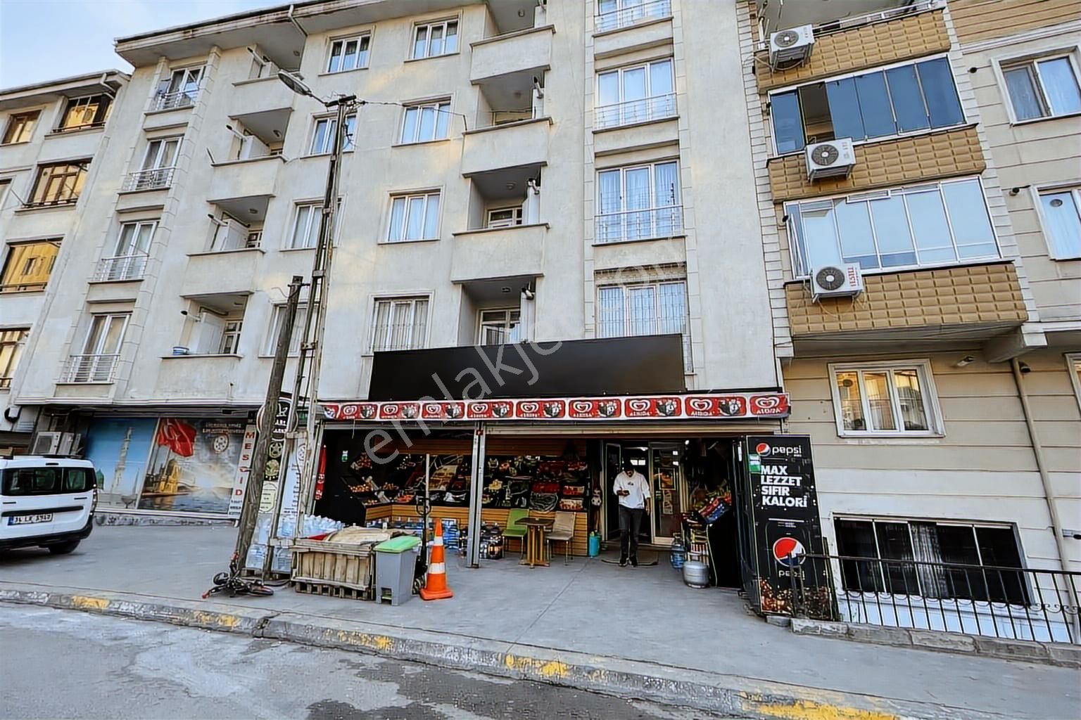 Geniş Metrajlı , Depolu 280 M2 Satılık Dükkan - Görsel 8