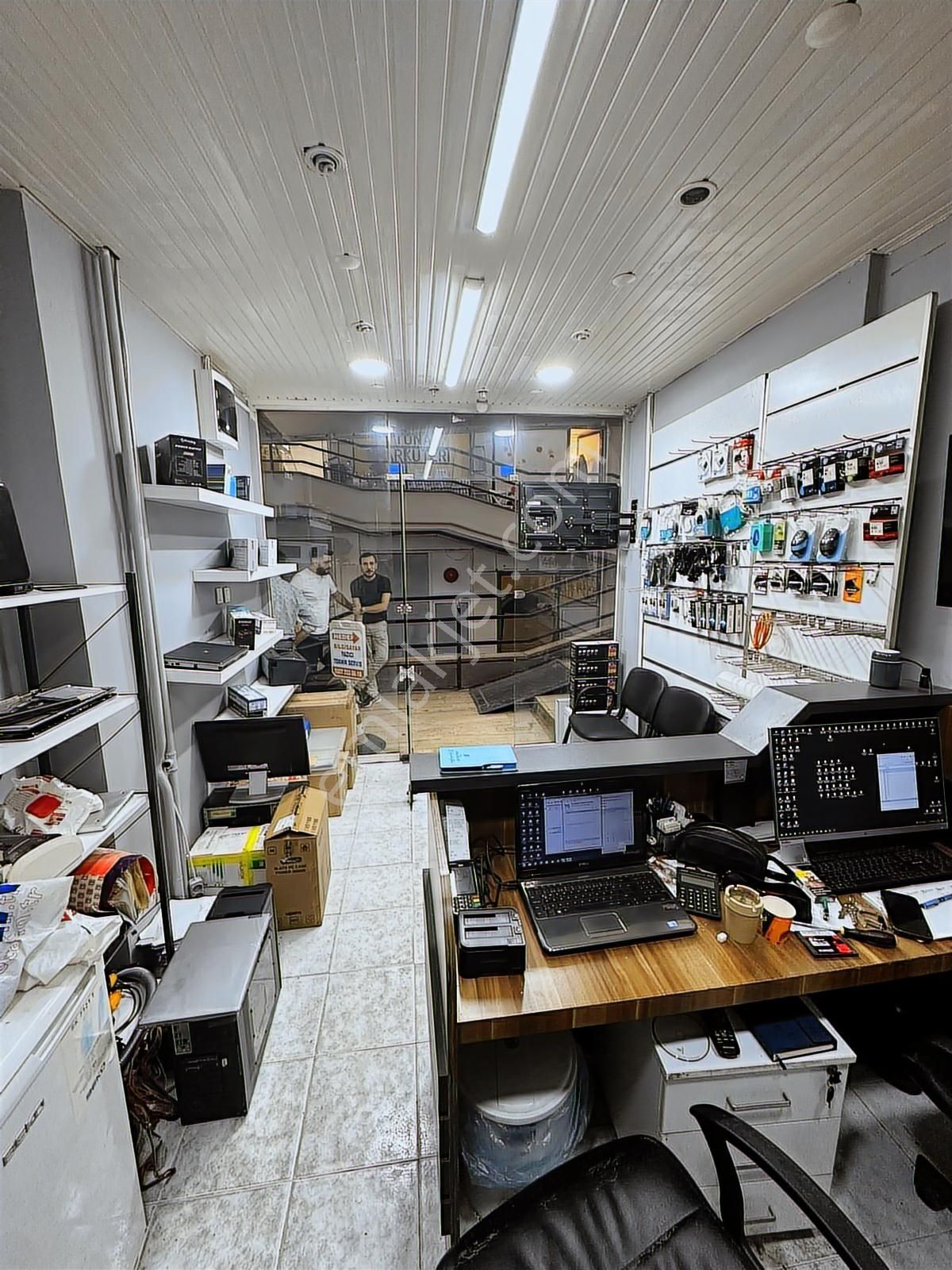 Emlakyap Tan Şişli Ünsal Çarşısında Satılık Yatırımlık Dükkan