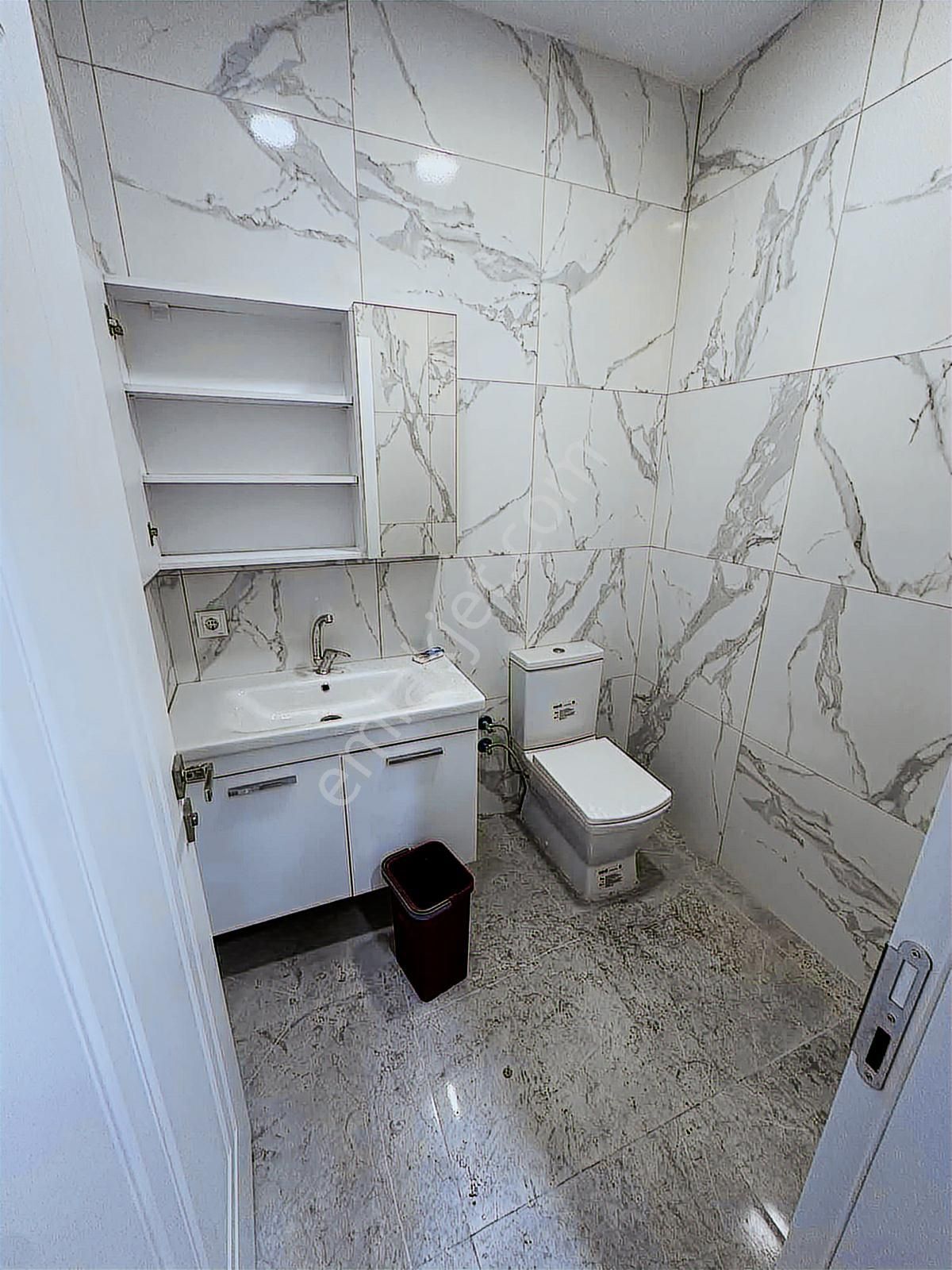 Emlakyap Tan Karat34 De Satılık 102m2 Prestijli Plaza Ofisi - Görsel 3