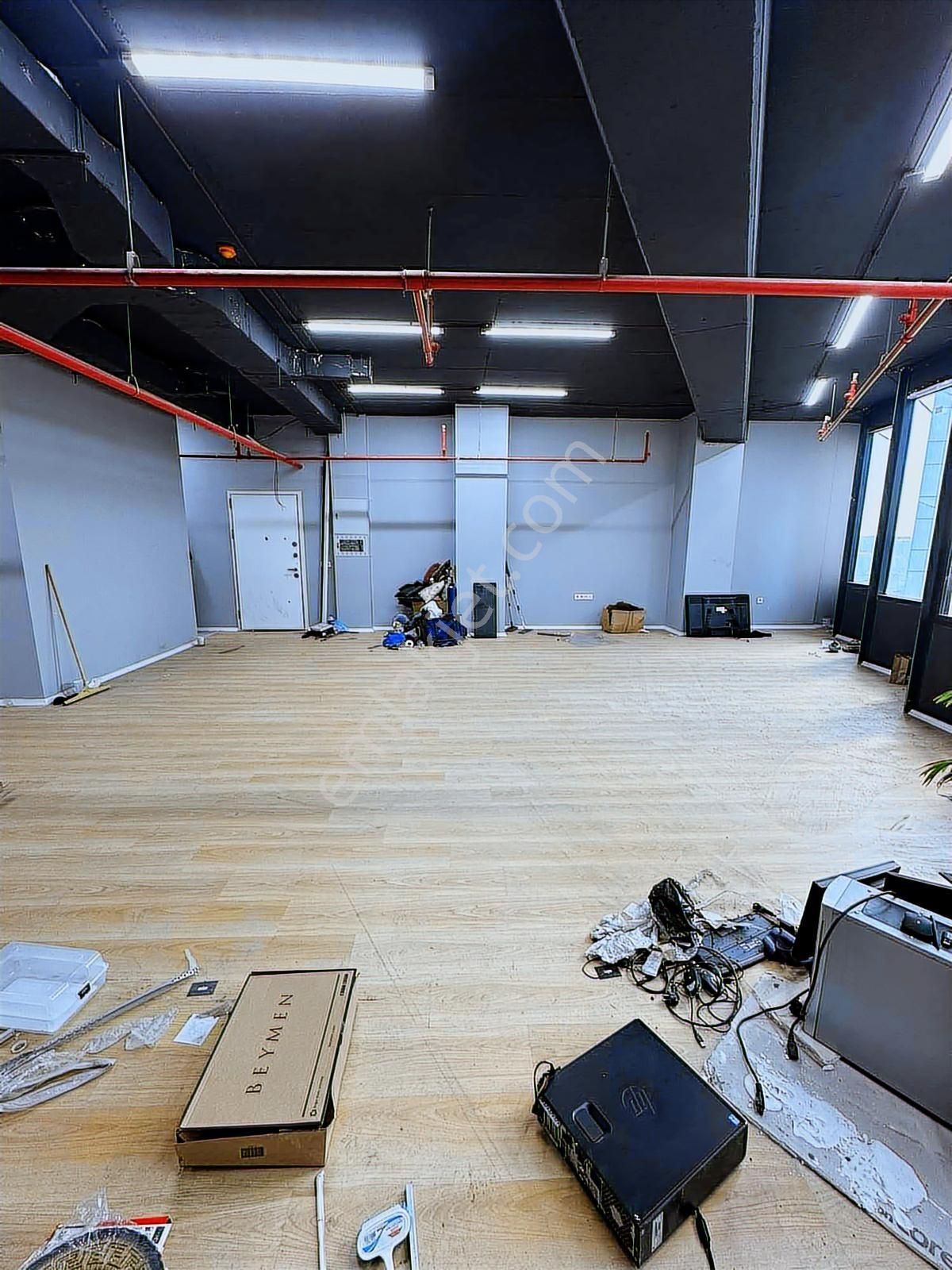 Emlakyap Tan Karat34 De Satılık 102m2 Prestijli Plaza Ofisi - Görsel 4
