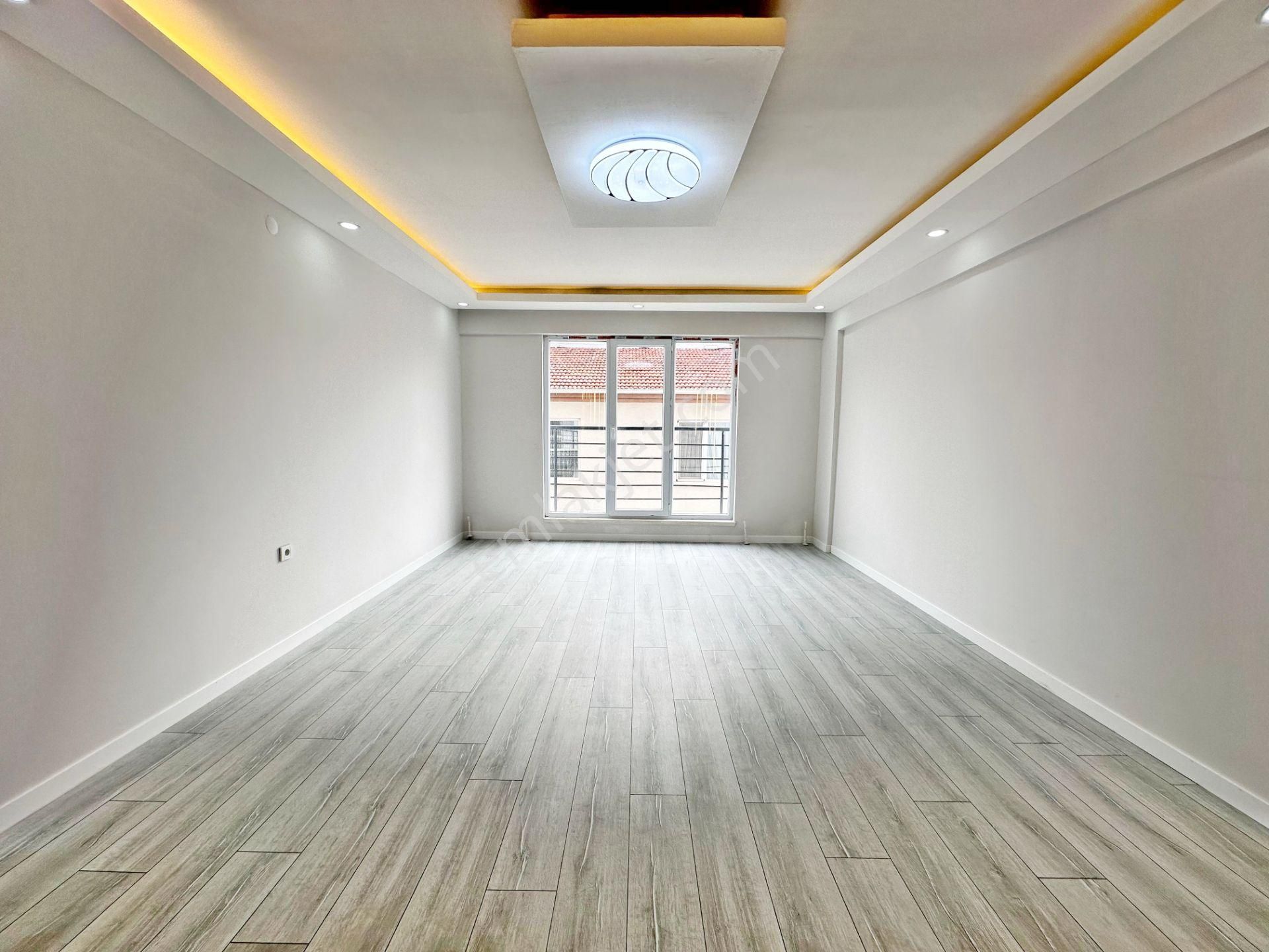 Keçiören'de Ön Cephede Ara Katta Sıfır Geniş 3+1 Daire - Görsel 16