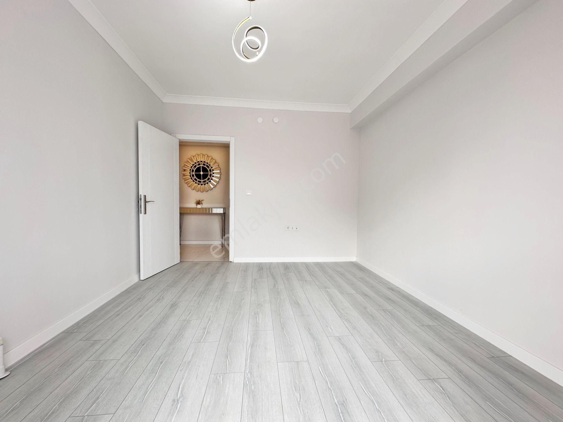 Keçiören'de Ön Cephede Ara Katta Sıfır Geniş 3+1 Daire - Görsel 18