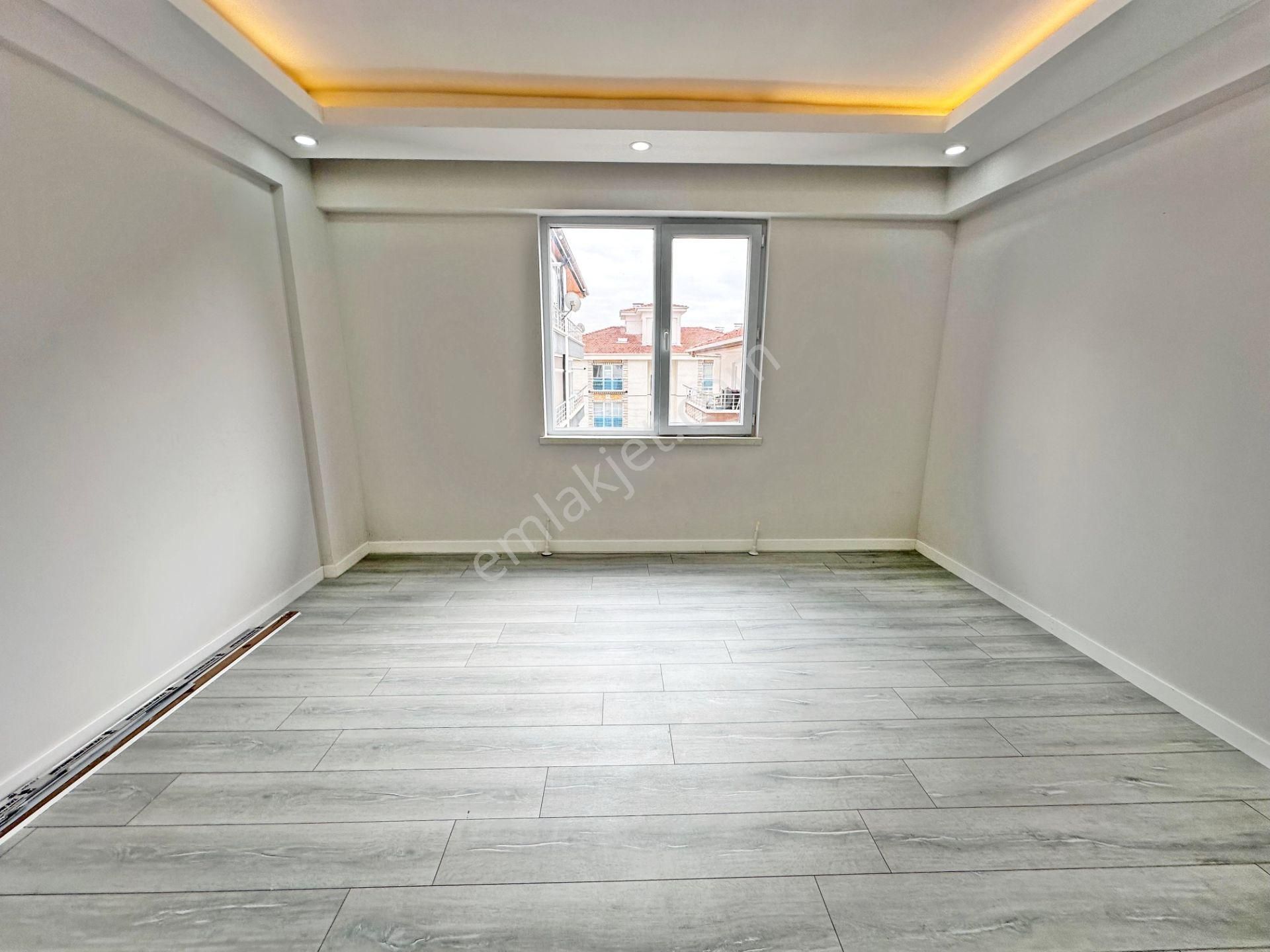 Keçiören'de Ön Cephede Ara Katta Sıfır Geniş 3+1 Daire - Görsel 17