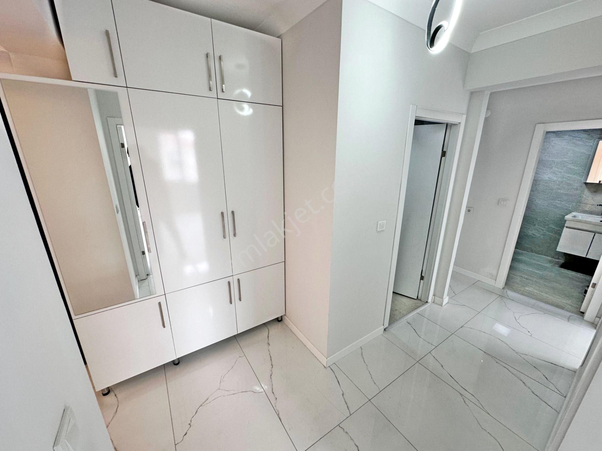 Keçiören'de Ön Cephede Ara Katta Sıfır Geniş 3+1 Daire - Görsel 22