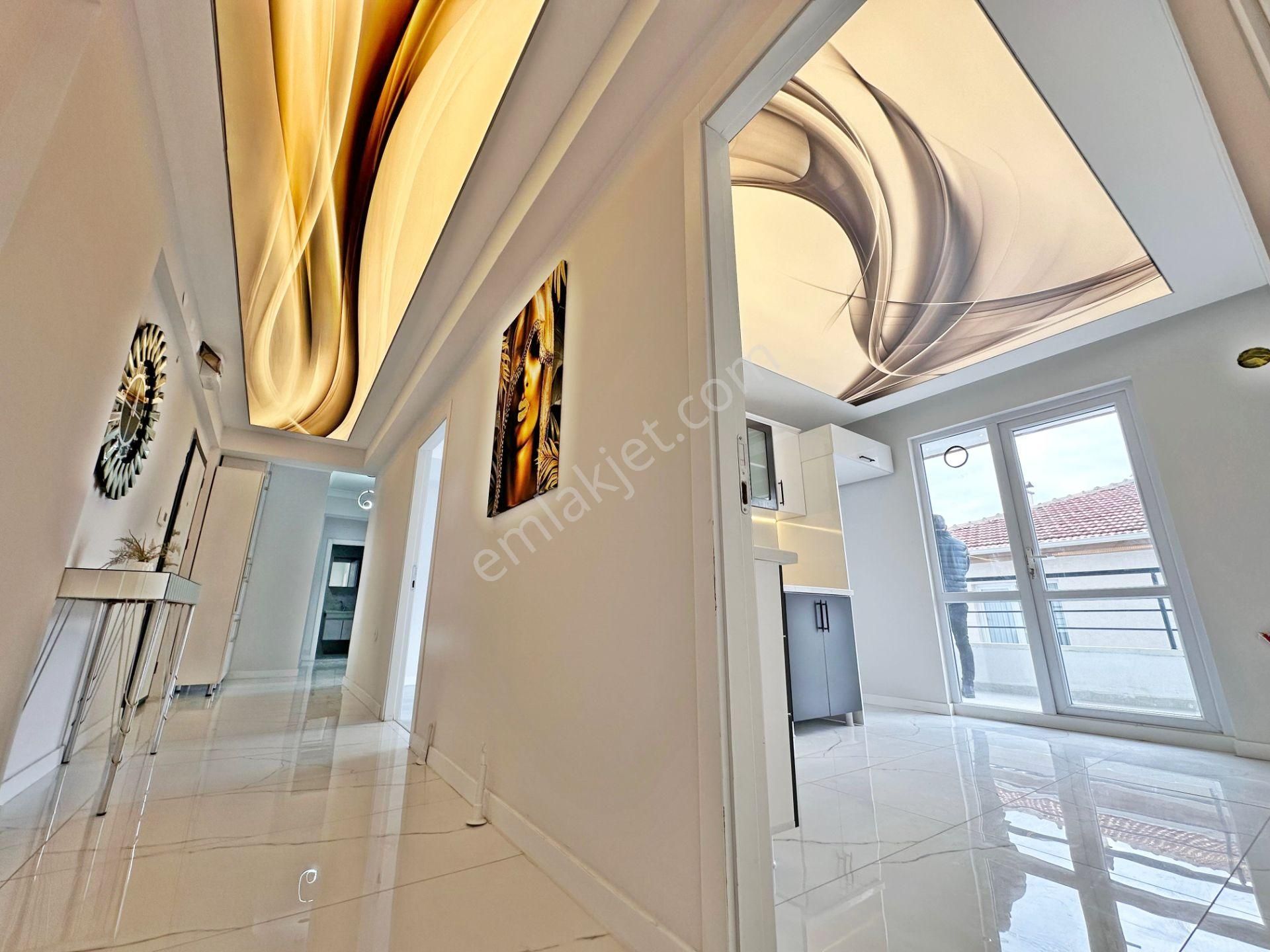 Keçiören'de Ön Cephede Ara Katta Sıfır Geniş 3+1 Daire - Görsel 2