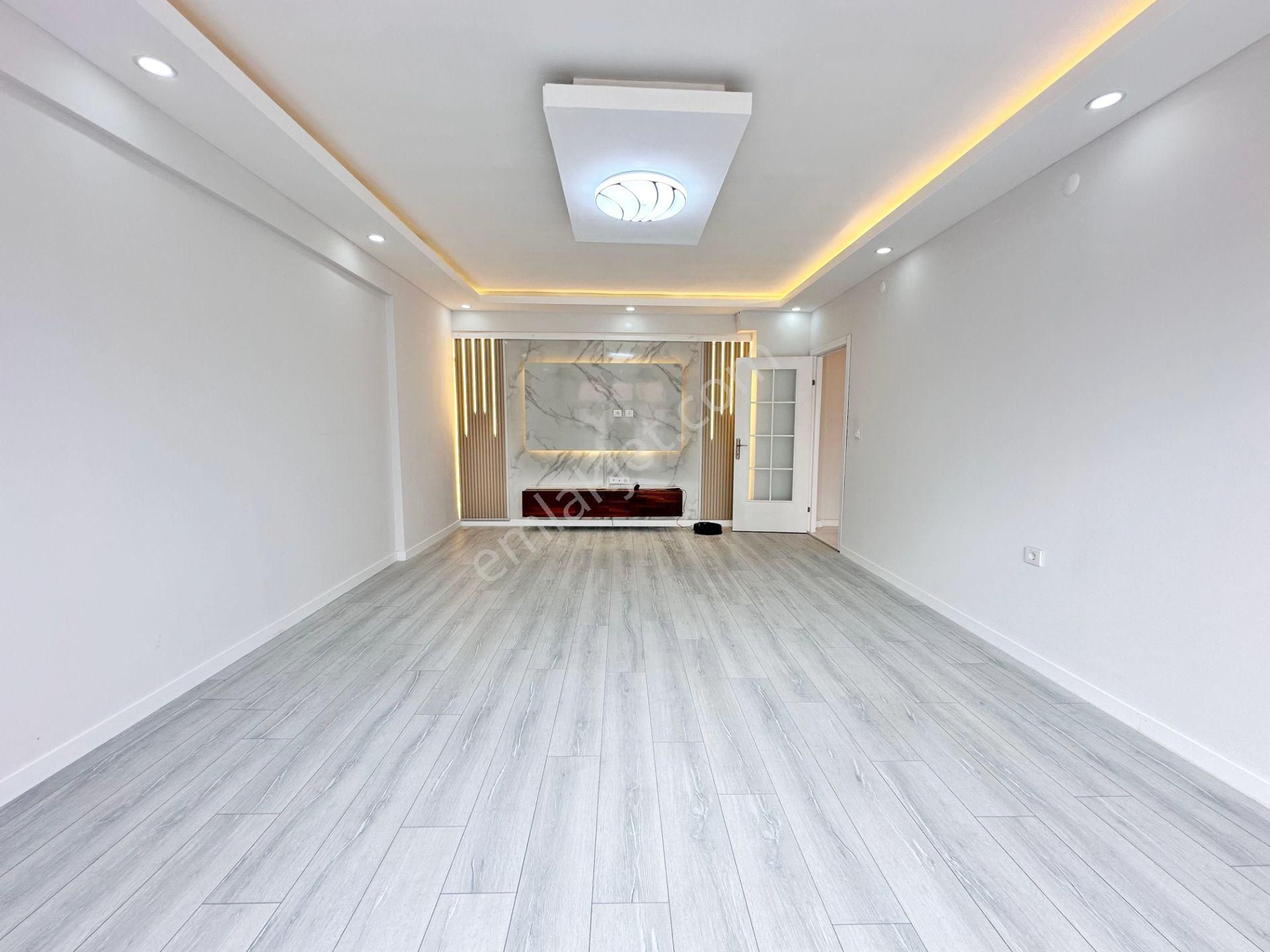 Keçiören'de Ön Cephede Ara Katta Sıfır Geniş 3+1 Daire - Görsel 3