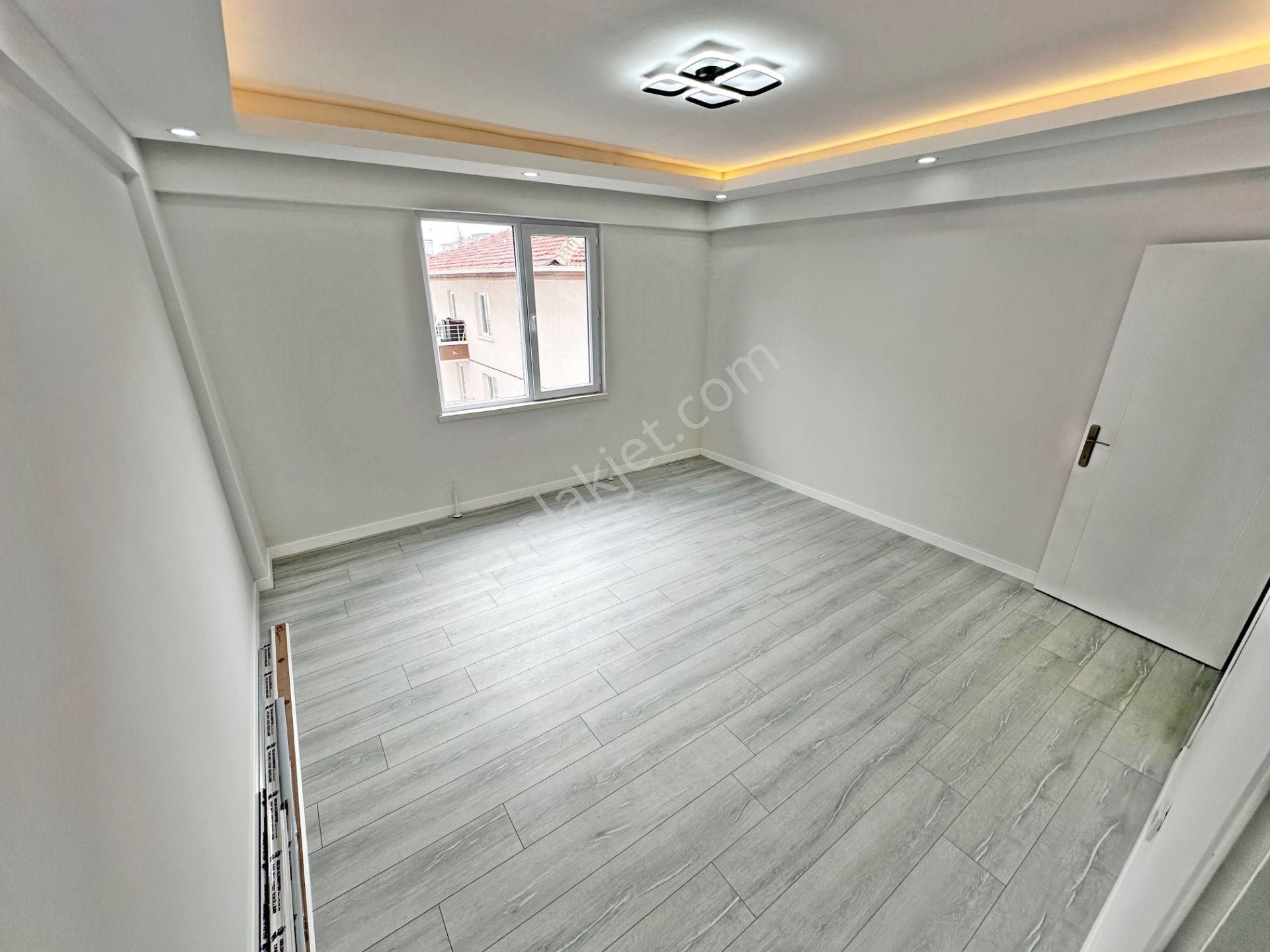 Keçiören'de Ön Cephede Ara Katta Sıfır Geniş 3+1 Daire - Görsel 4