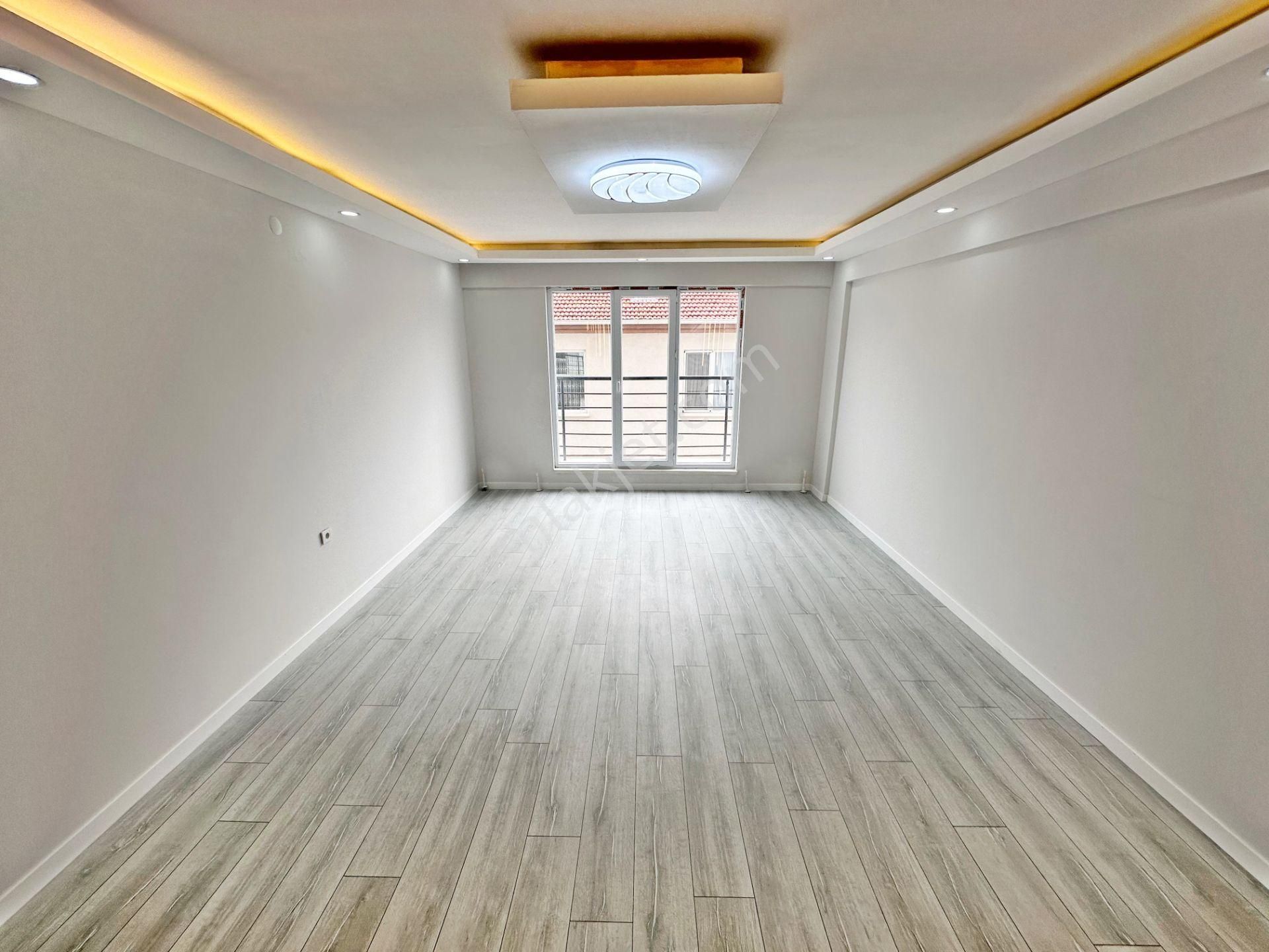 Keçiören'de Ön Cephede Ara Katta Sıfır Geniş 3+1 Daire - Görsel 10