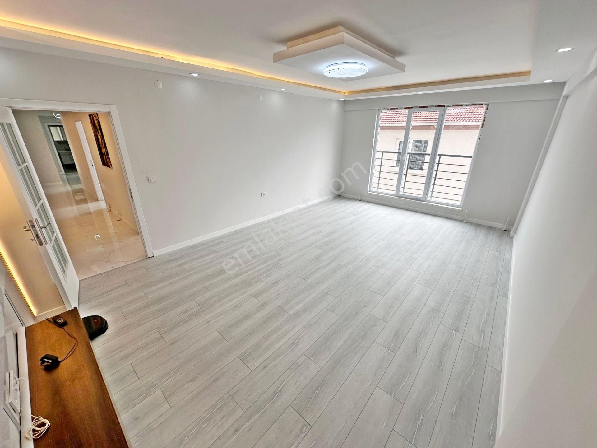 Keçiören'de Ön Cephede Ara Katta Sıfır Geniş 3+1 Daire - Görsel 35