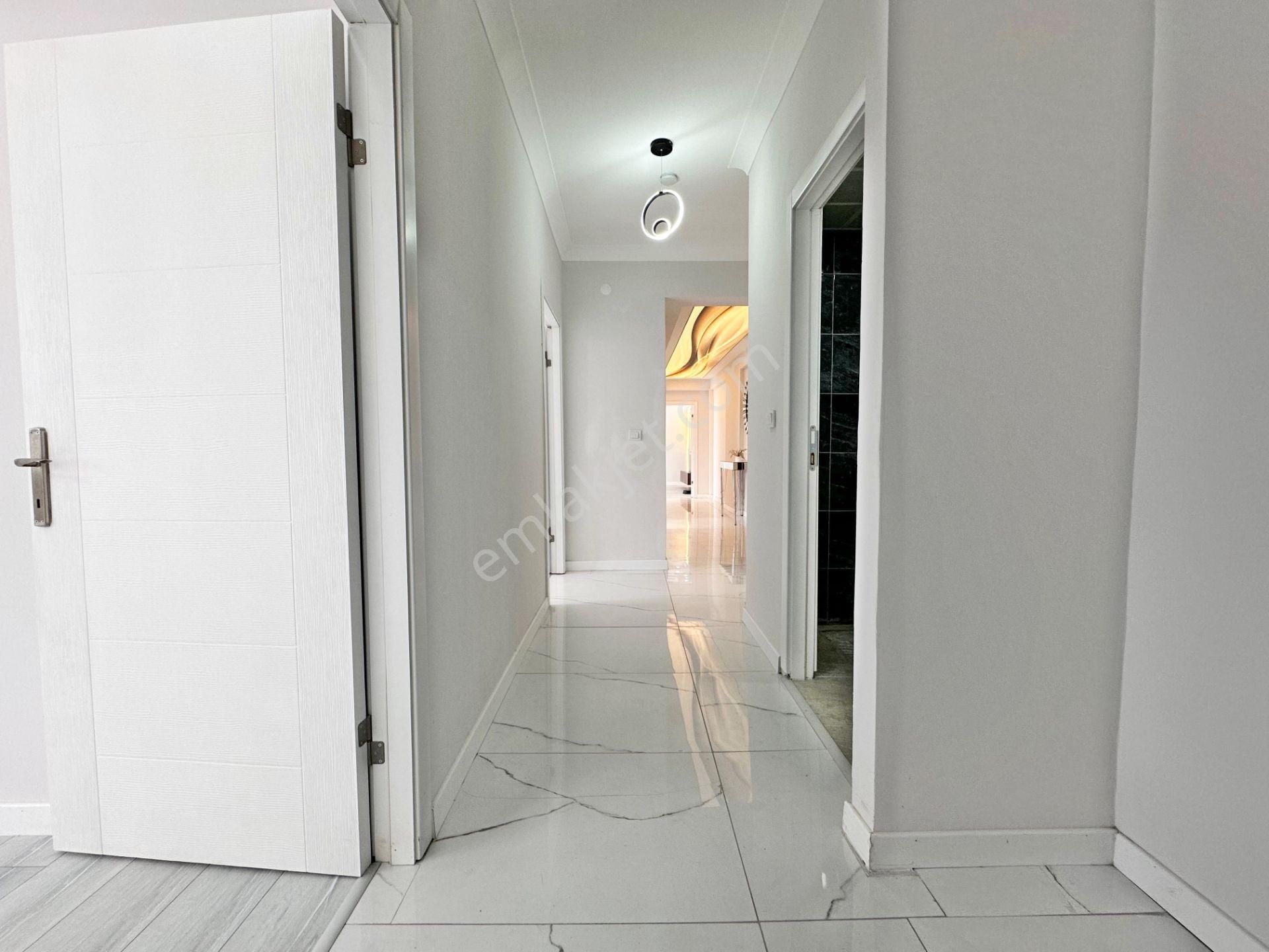 Keçiören'de Ön Cephede Ara Katta Sıfır Geniş 3+1 Daire - Görsel 28