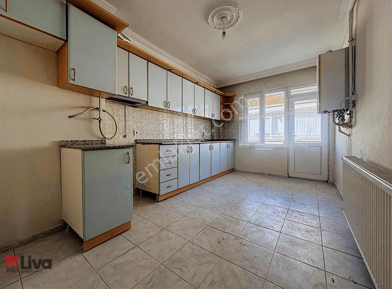 Liva'dan Plevne Mahallesinde Cadde Üzerinde 3+1 Satılık Daire - Görsel 16